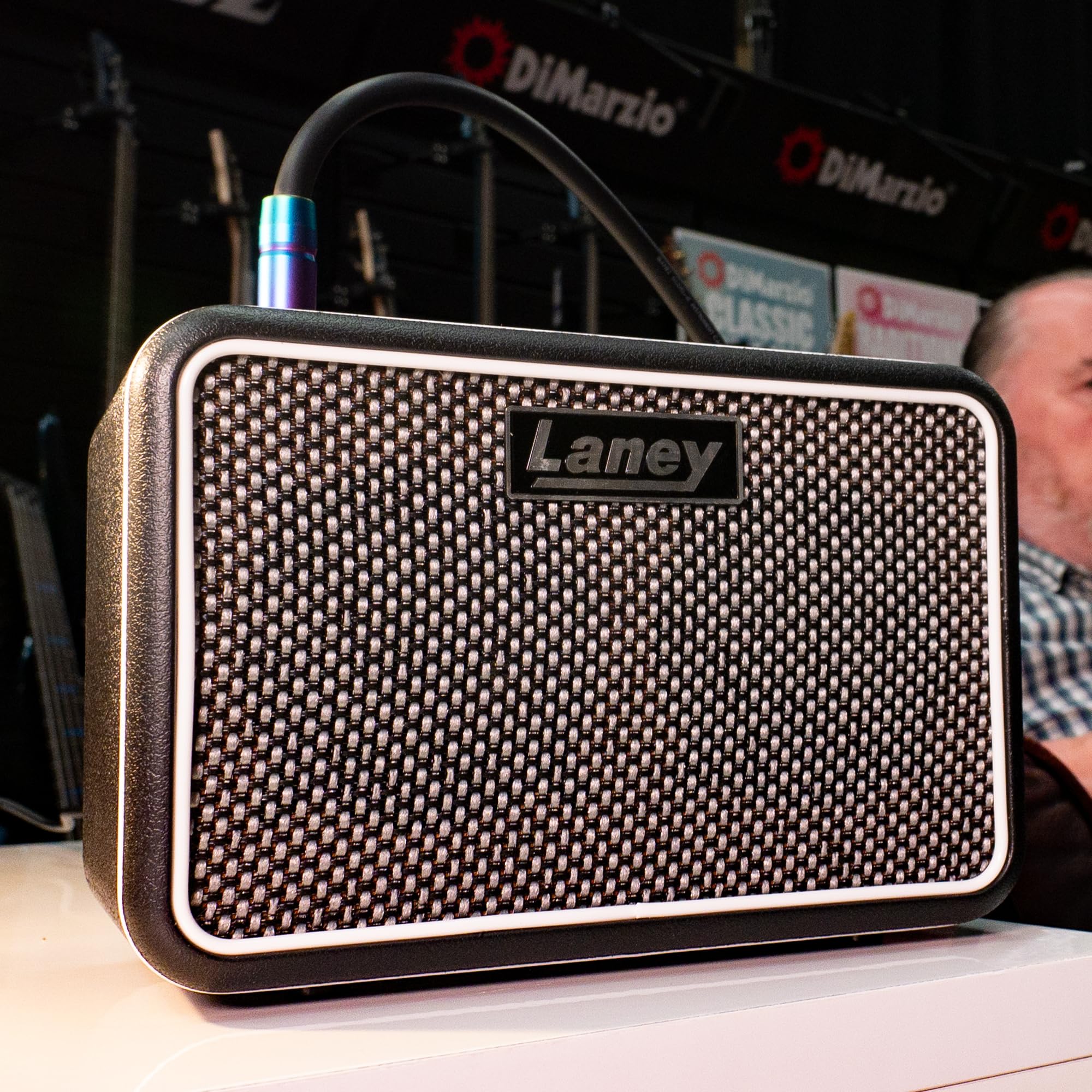 Laney Mini-ST-SUPERG-2 6W Battery Guitar Amp-Amp di pratica compatta con canali puliti/drive, ritardo, input per smartphone LSI, AUX in, abbonamento per chitarra Ultimate gratuito