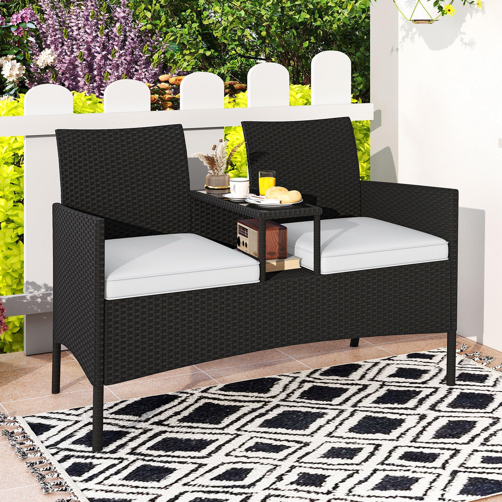 GIANTEX Rattan Gartenbank 2 Sitzer mit Tisch, Sitzbank Outdoor mit Auflage, Balkonbank für 2 Personen, Terrassenbank Parkbank wetterfest, Balkonmöbel Bank 360 kg tragbar, Gartenmöbel 124 x 62 x 84 cm