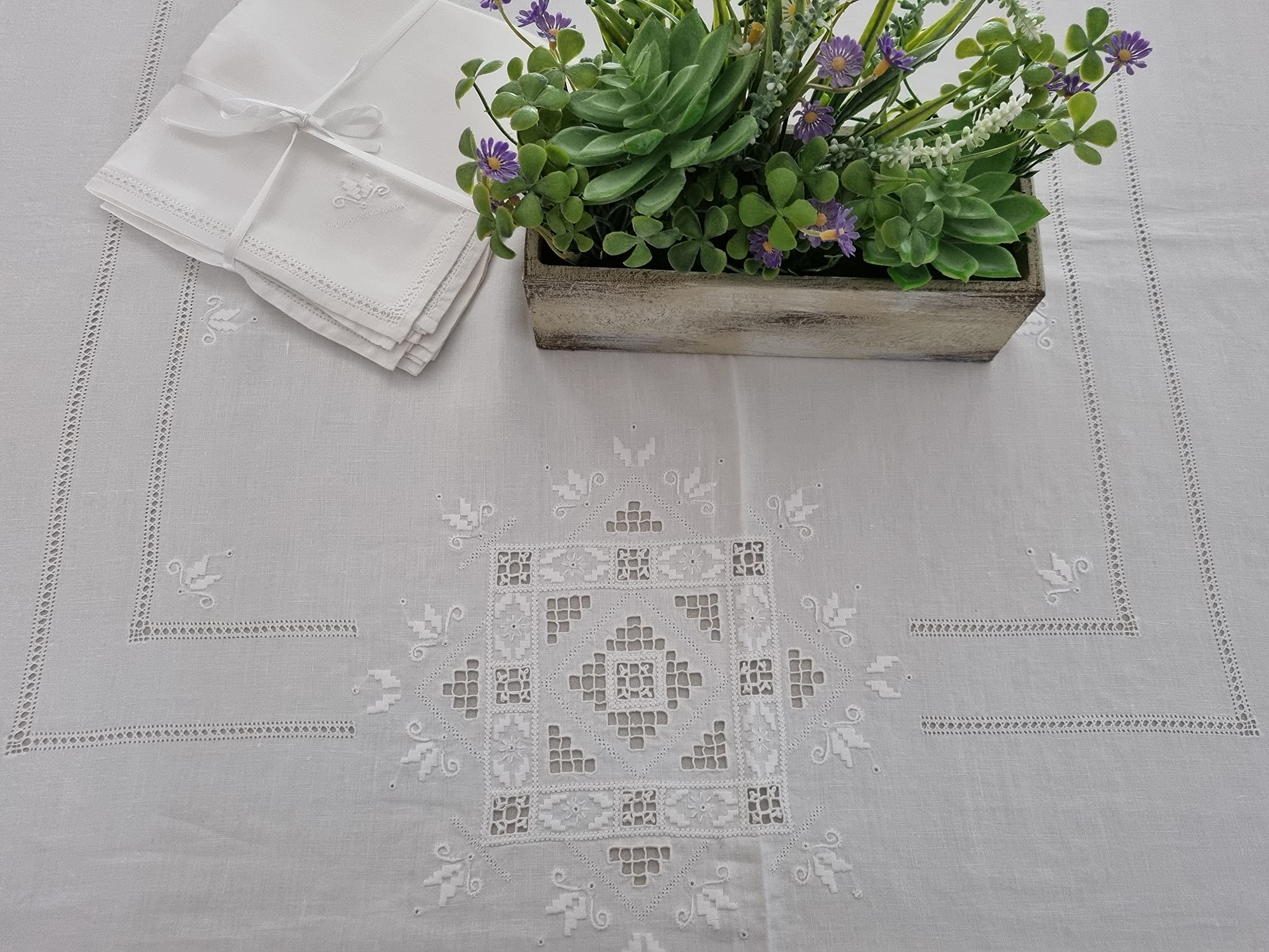 Museale Tischdecke x12 aus reinem Leinen mit Stickerei Vollstich und Antikstich komplett von Hand 168 x 275 cm