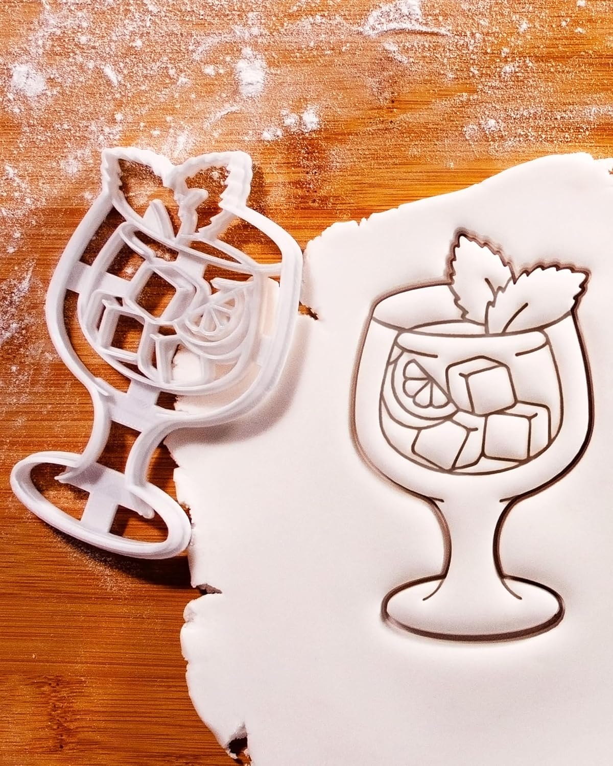 BAKERLOGY Set of 2 Gin Bottle and Gin and Tonic Cocktail Cookie Cutters – Bake Cocktail themed Cookies, Detailed Biscuit Cutter Design for Baking and Crafts, ideal on fondant, dough, clay