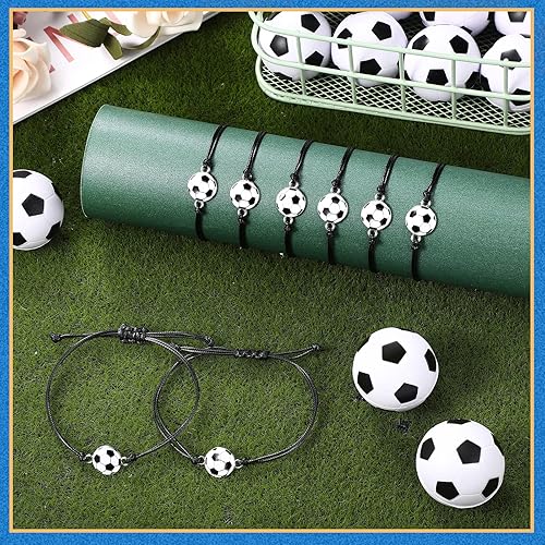 Miniatura 4 de Juego de 48 piezas de suministros de fiesta de fútbol, 24 pulseras inspiradoras de fútbol, 24 mini bolas de espuma antiestrés para deportes, fiesta