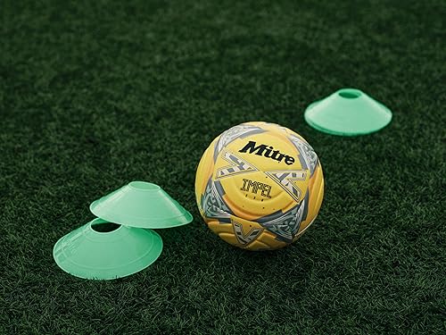 Miniatura 6 de Impel L30P - Balón de fútbol Impel Evo - Amarillo Fluo/Negro/Gris Circular,Impel Evo - Blanco/Negro/Babero Rojo,Impel Futsal - Blanco/Negro/Babero