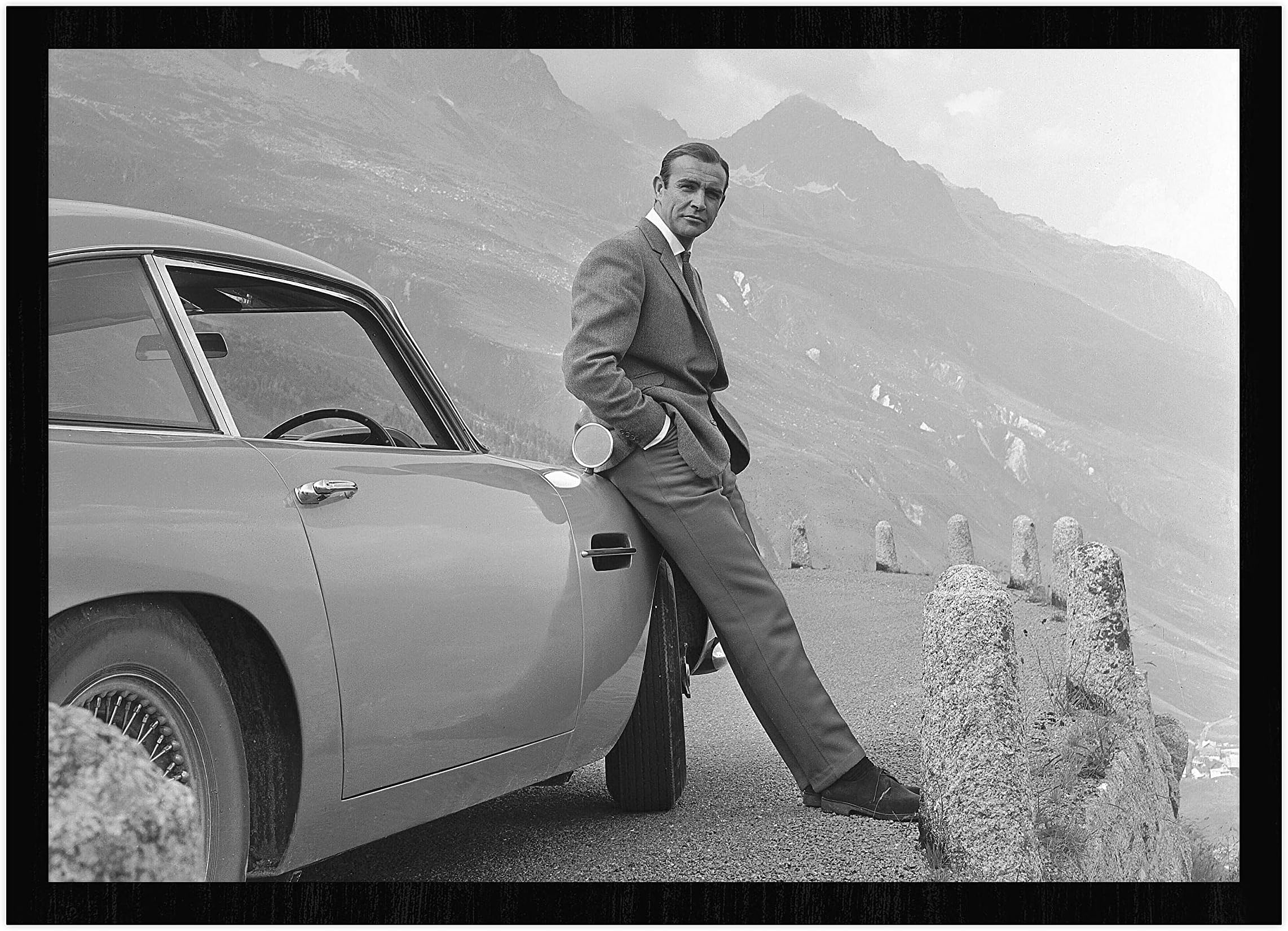 DUBAI SOUVENIR CAMEL STATUE (L)