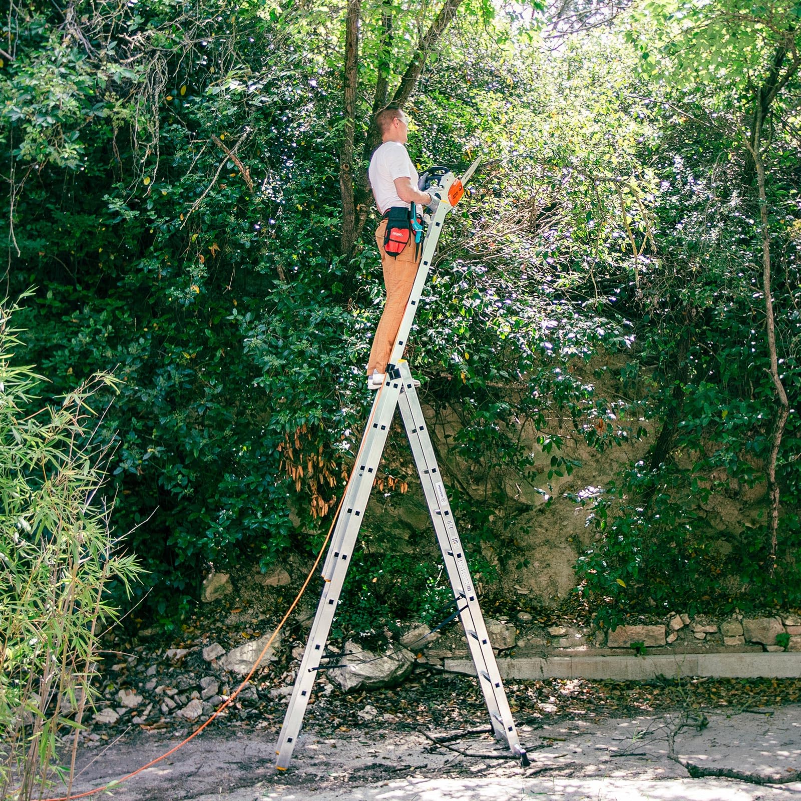 Scala a sfilo a 3 rampe StablePro, gradini 3x9 in alluminio, allungabile, 6 posizioni, altezza massima di lavoro 6,10 m, 5 anni di garanzia, Hostrom