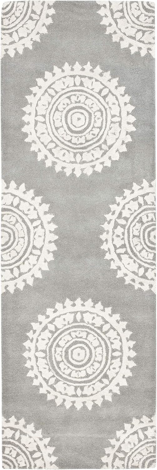 SAFAVIEH Soho Collection Runner Rug - 2'6" x 6', Light Grey & Ivory, Handmade Wool & Viscose, Ideal for High Traffic Areas in Living Room, Bedroom (SOH732K)