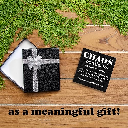 Miniatura 4 de Divertido letrero de madera, decoración de mesa de escritorio con definición de coordinador del caos, regalos de cumpleaños para colegas, jefes y