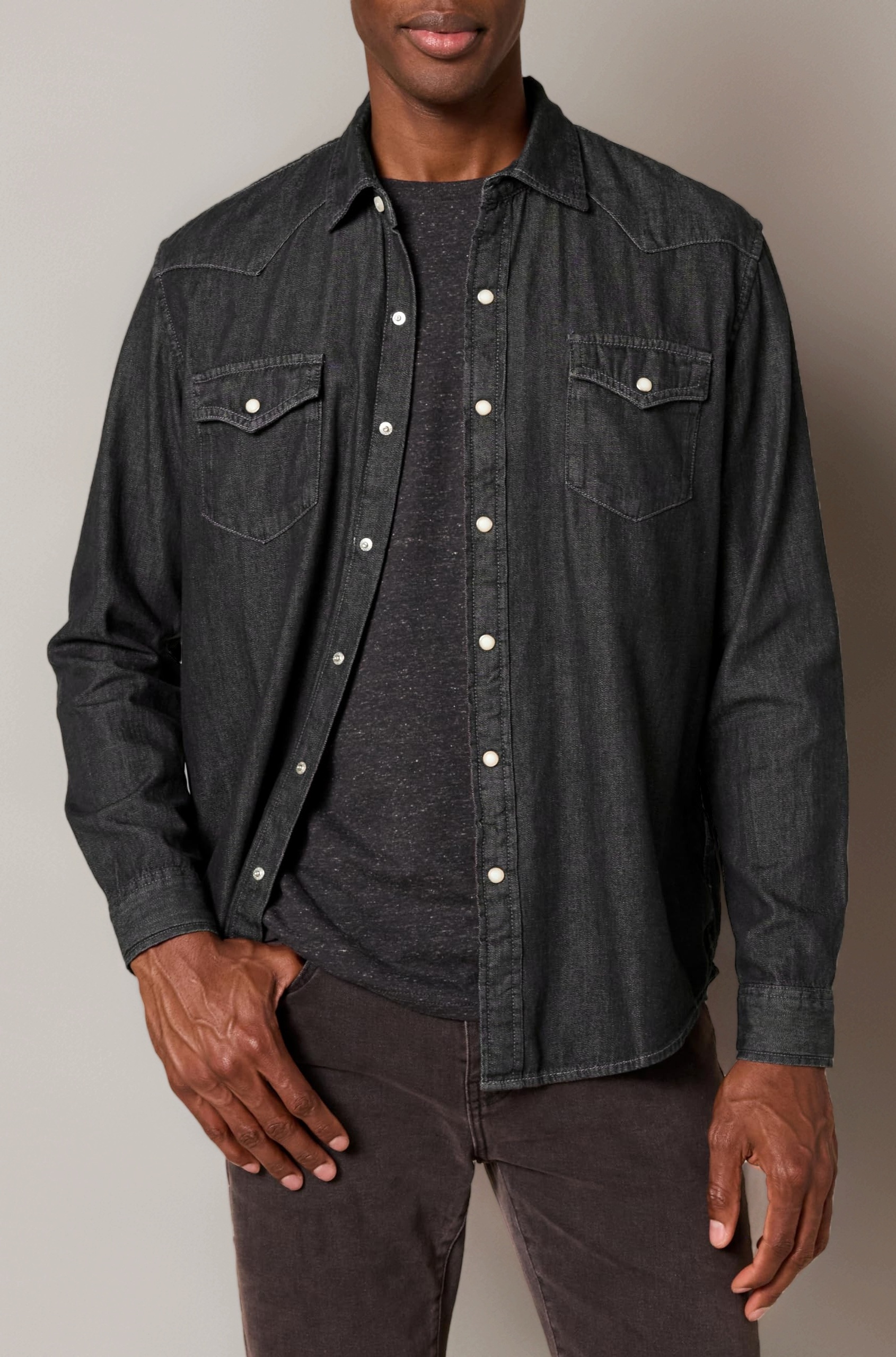 Amazon Essentials Men's Regular-Fit Long-Sleeve Denim Shirt