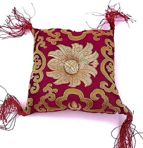 DharmaObjects - Cojín cuadrado de seda brocado hecho a mano con borlas, Púrpura, 6 pulgadas