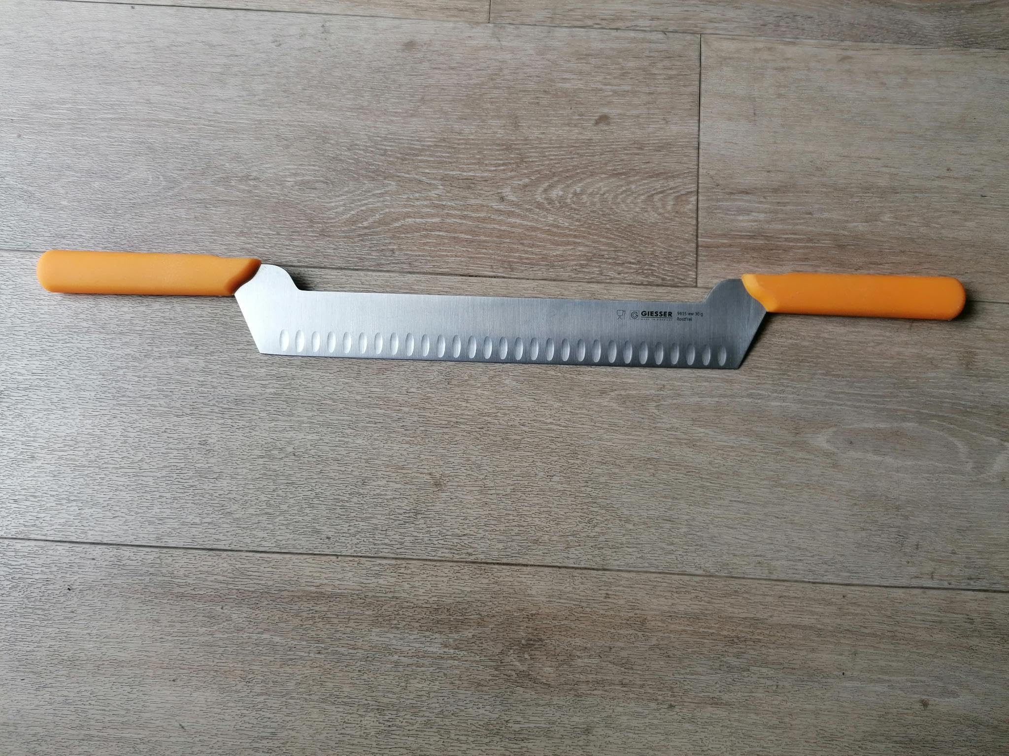 Giesser Johannes Messerfabrik - Made in Germany - Käsemesser Kullenschliff Doppelgriff, Gelb, 30 cm