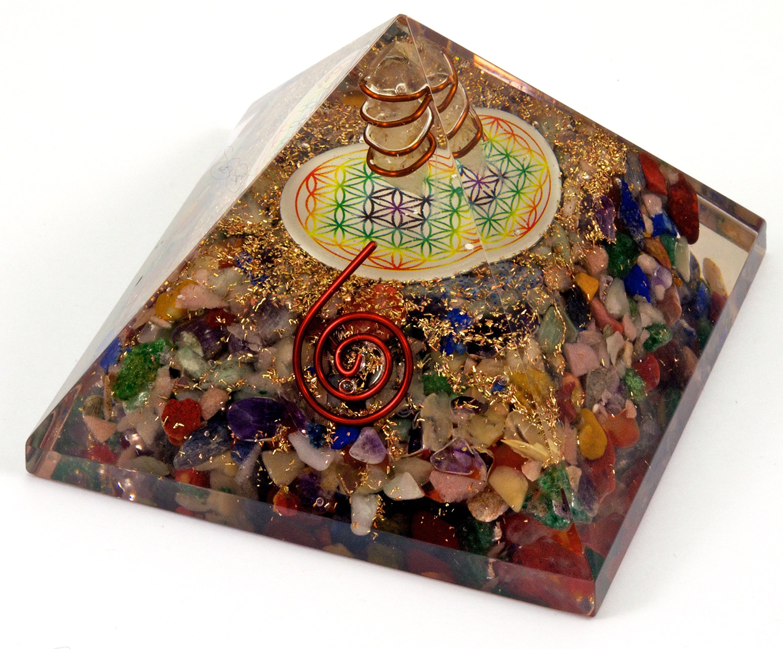 Orgonite pyramide 7 chakras fleur de vie objet vibratoire d'exception