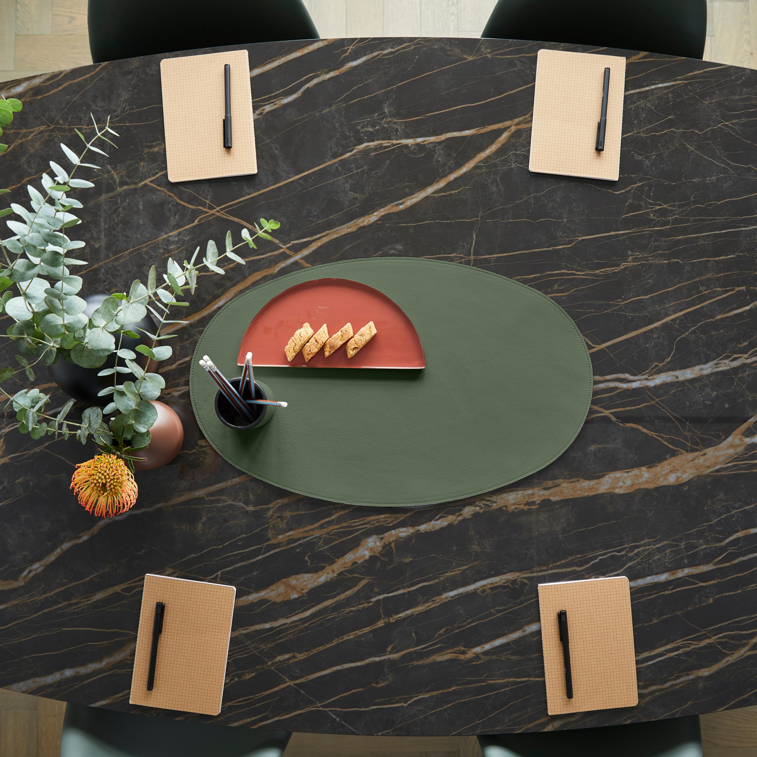 Eglooh - Afrodite - Ovale Schreibtischunterlage aus echtem Leder Grün cm 90x55 - Handwerkliche Nähte und rutschfester Boden - Made in Italy