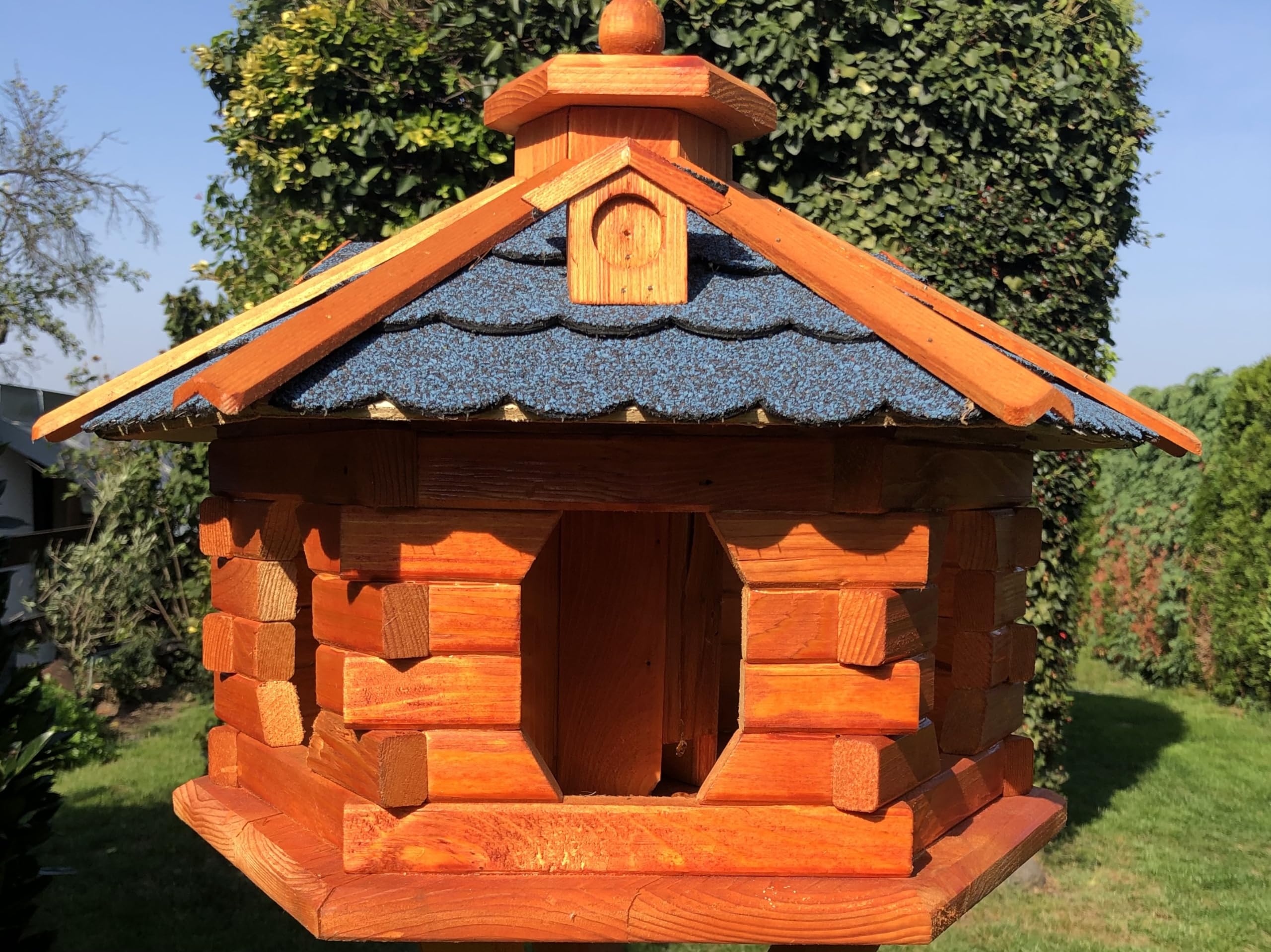 Mangiatoia per uccelli a forma di casetta XL, in legno, colore: marrone/blu