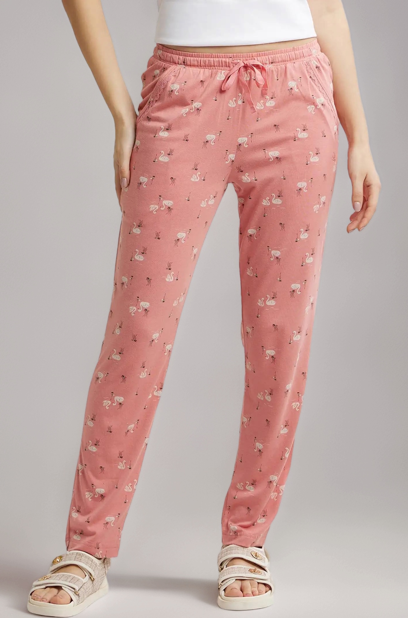 Jockey RX09 Women's Micro Modal Cotton Relaxed Fit Printed Pyjama with Lace Trim on Pockets (Colors & Prints May Vary)