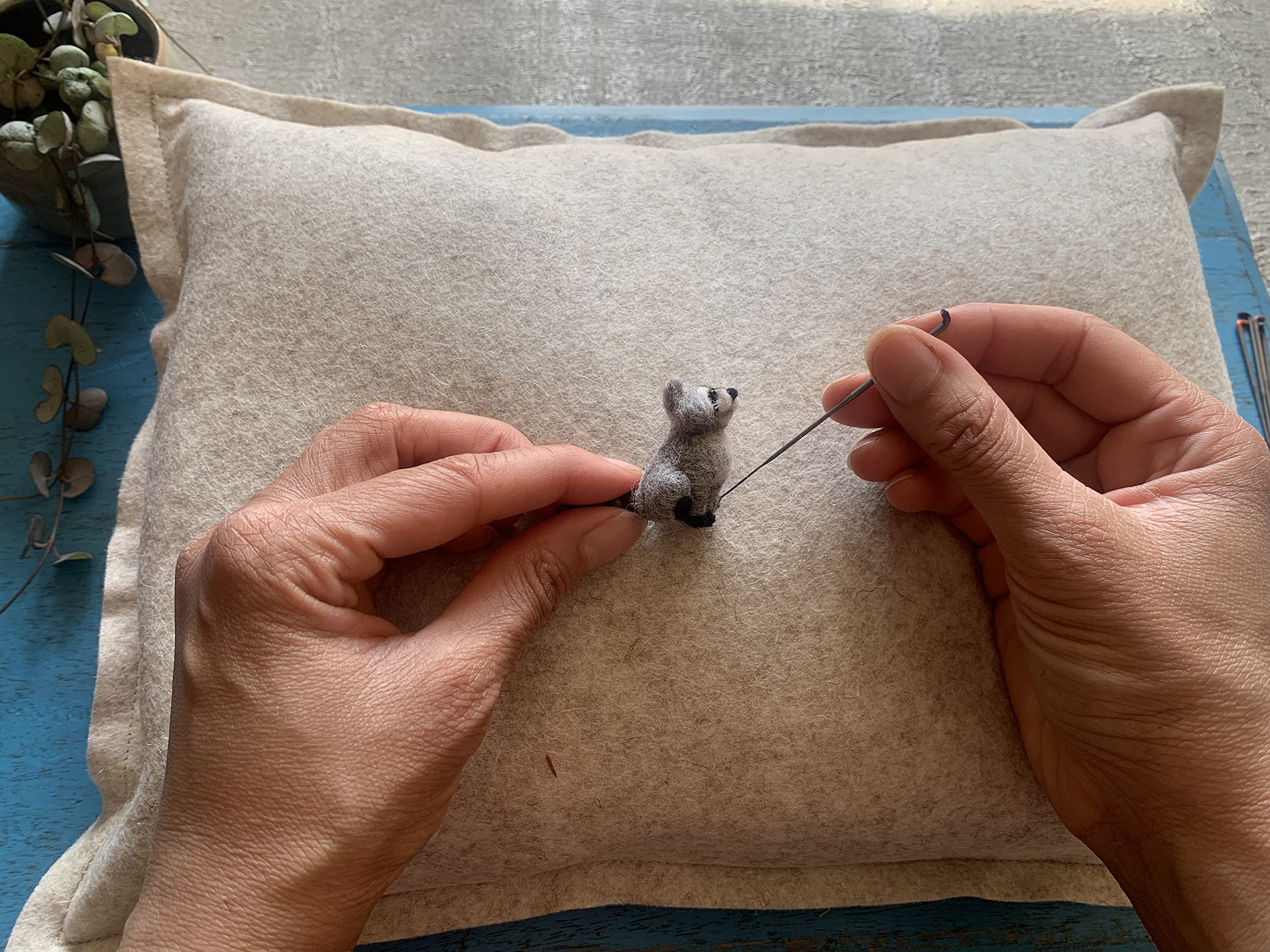 heidifeathers ECO Needle Felting Mat - Pure Wool Cover with Recycled Wool Filling (Extra Large)