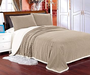 Elegant Comfort Luxury Micro-Sherpa Ultra Plush Warm Heavy-Weight Wave Pattern Blanket, King/Cal King, Cream-Beige