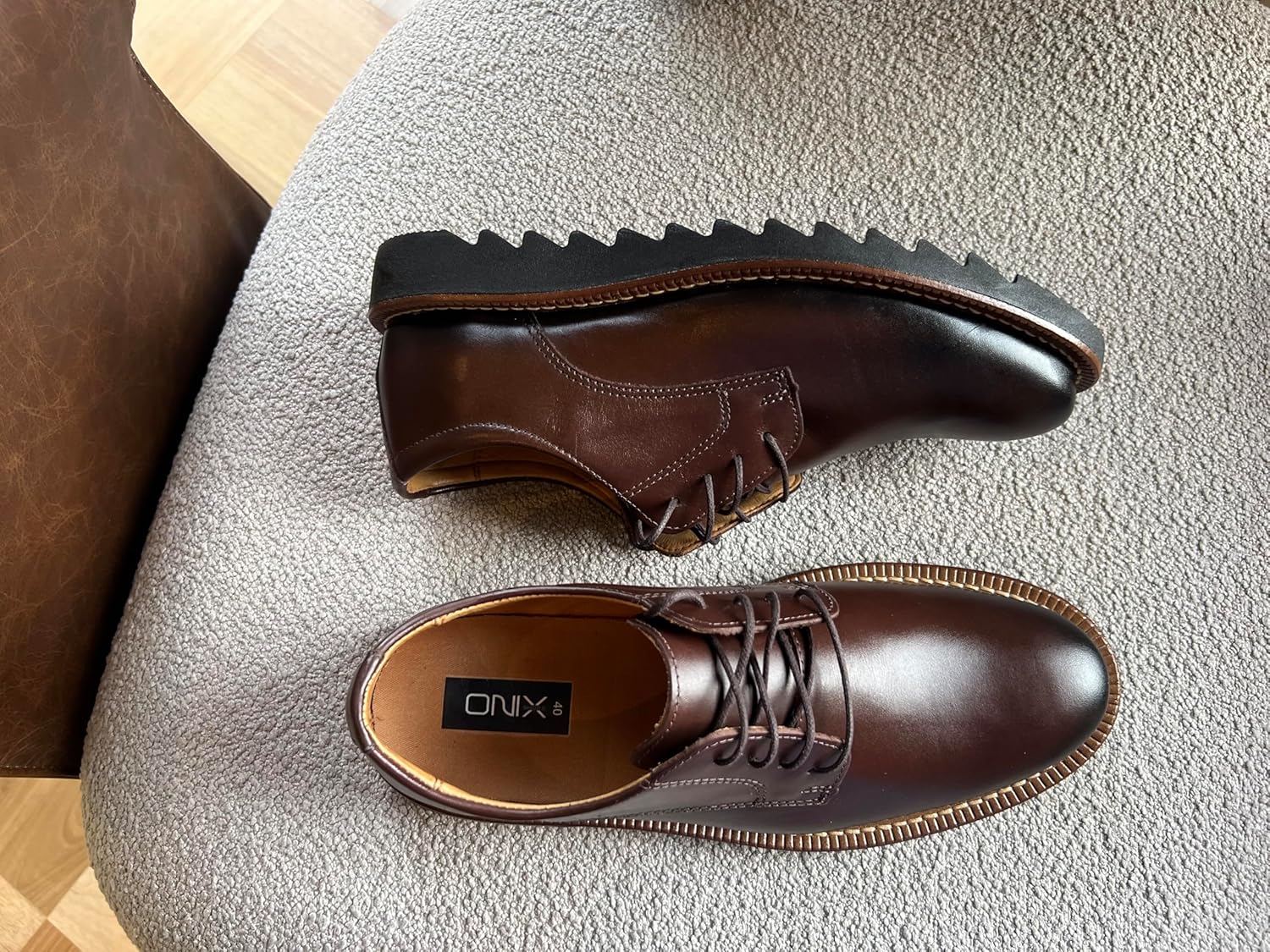 Sapato Social Derby Masculino Em Couro Solado Tratorado Exclusivo em promoção! Veja a oferta e mais achadinhos de Sapatos 8 Hoje é o melhor dia para comprar Sapato Social Derby Masculino Em Couro Solado Tratorado Exclusivo com aquele preço maroto! Promoção! Aproveite a oferta! 8