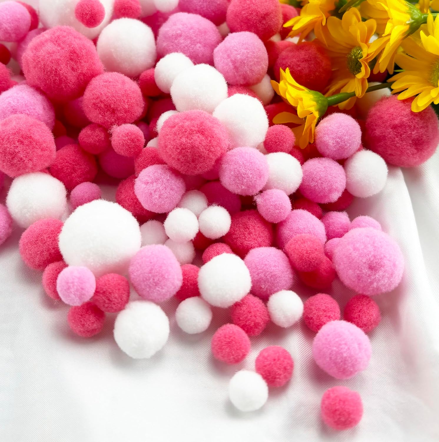 Dabshuyikk 1000 Pieces Soft and Fluffy Pom poms,Assorted Size Pink White Pompoms for DIY Arts and Craft Making Decorations
