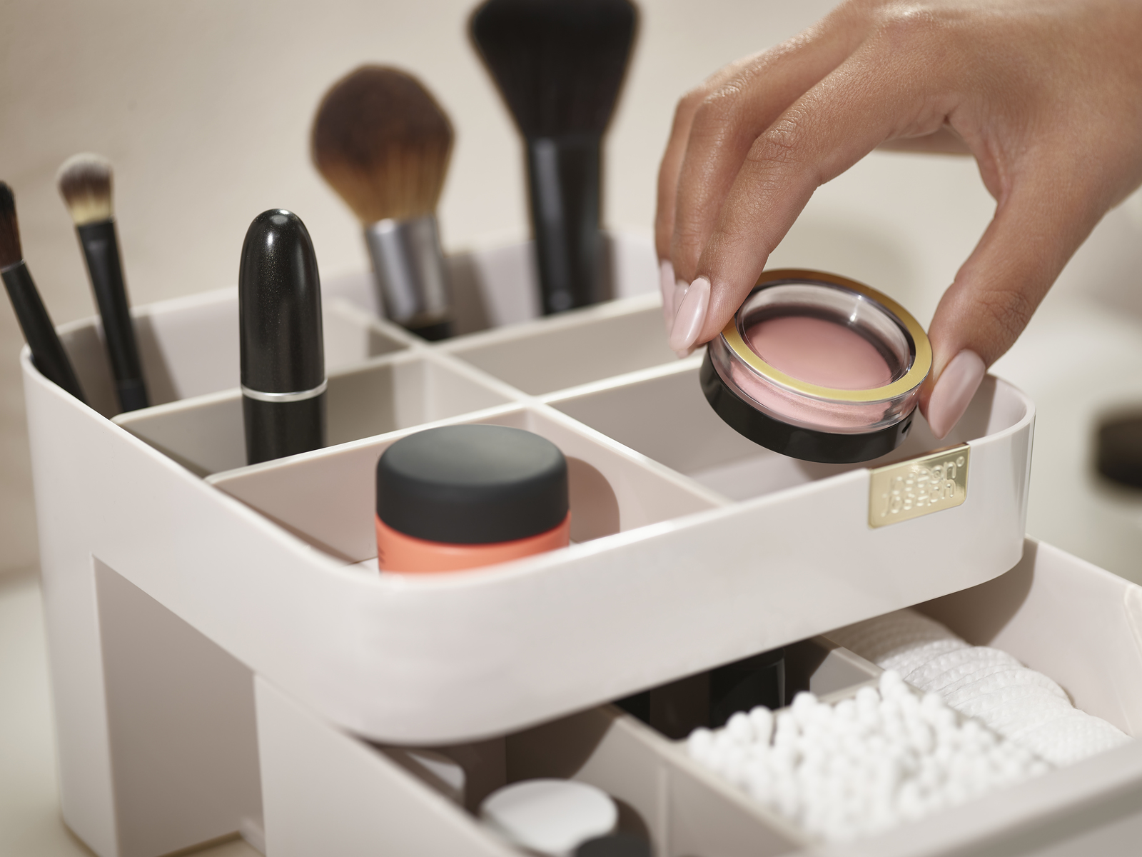 Amazon.com: Joseph Joseph 75004 Viva Makeup Cosmetic Storage