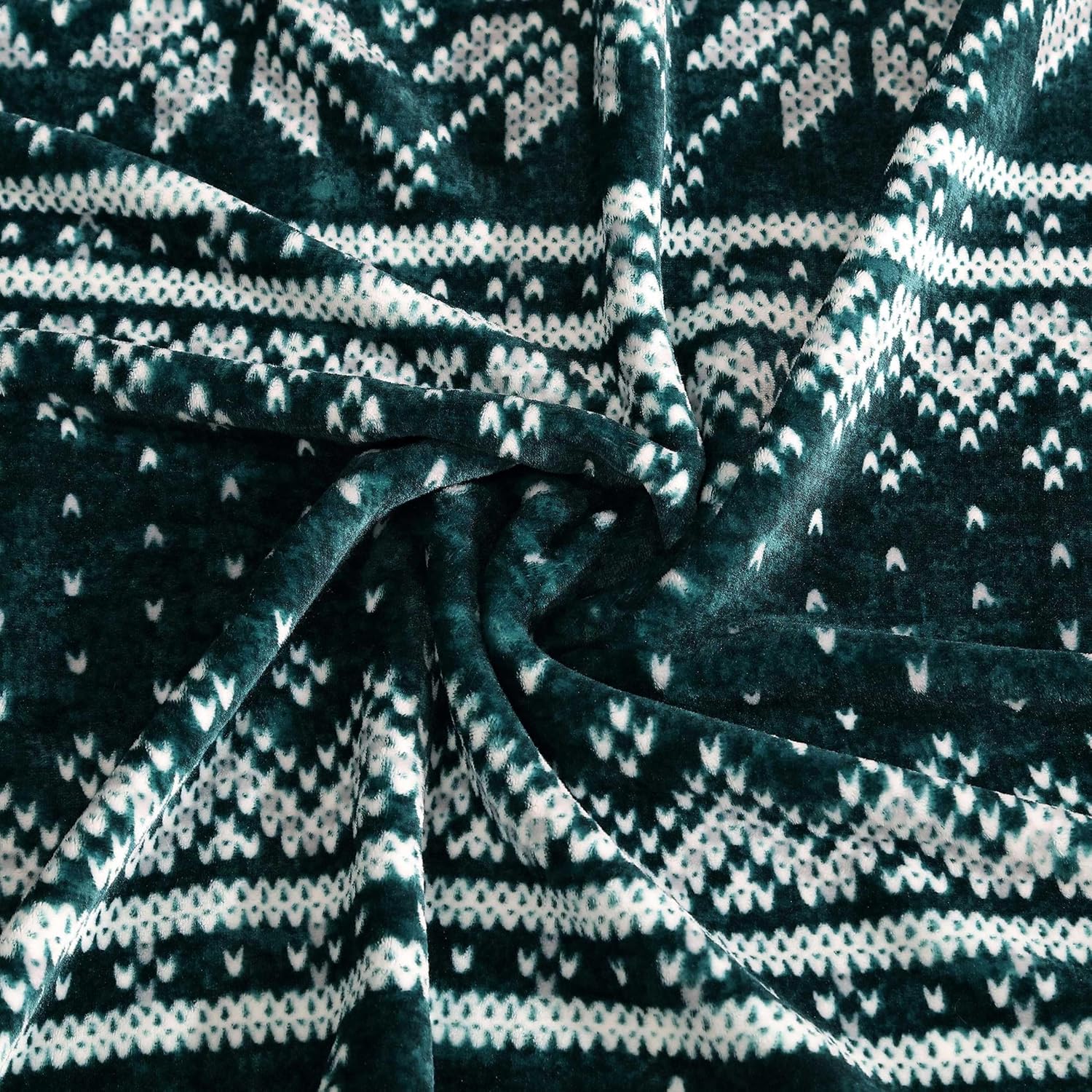 Nautica - Throw Blanket, Reversible Flannel Bedding with Bonded Knit Fleece, Super Soft Home Decor (Fairisle Texture Green, 50" x 70") - Image 4