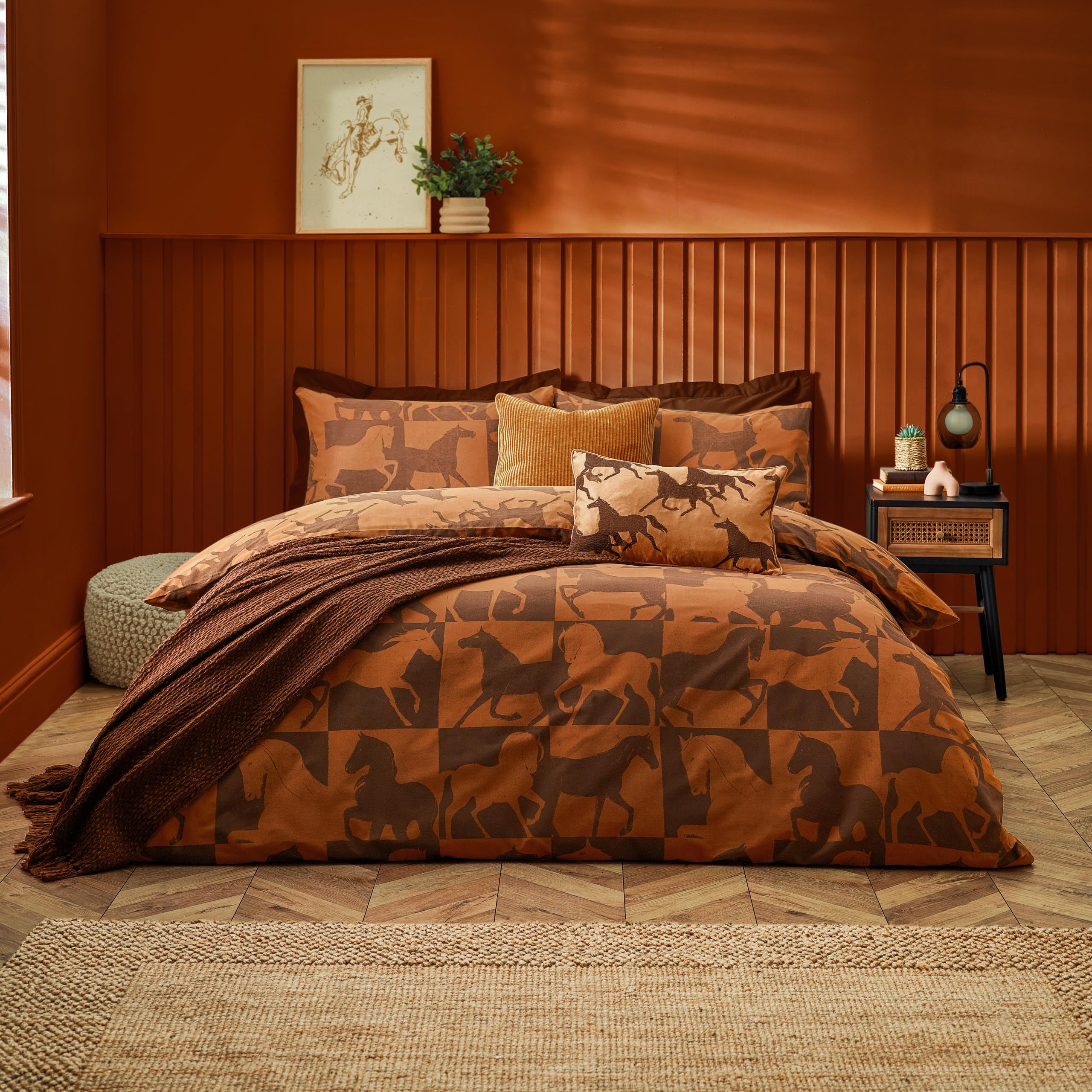 furn. Herve Reversible Duvet Cover Set – Wild Horses Statement Bedding (Tan – Super King)