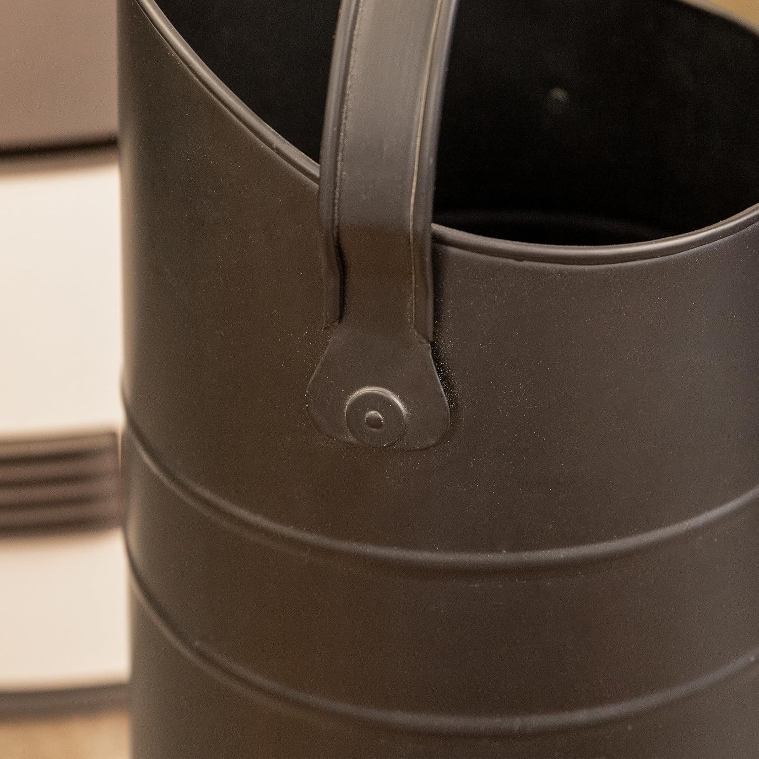 Minuteman International Black Pellet Scuttle w/Handle