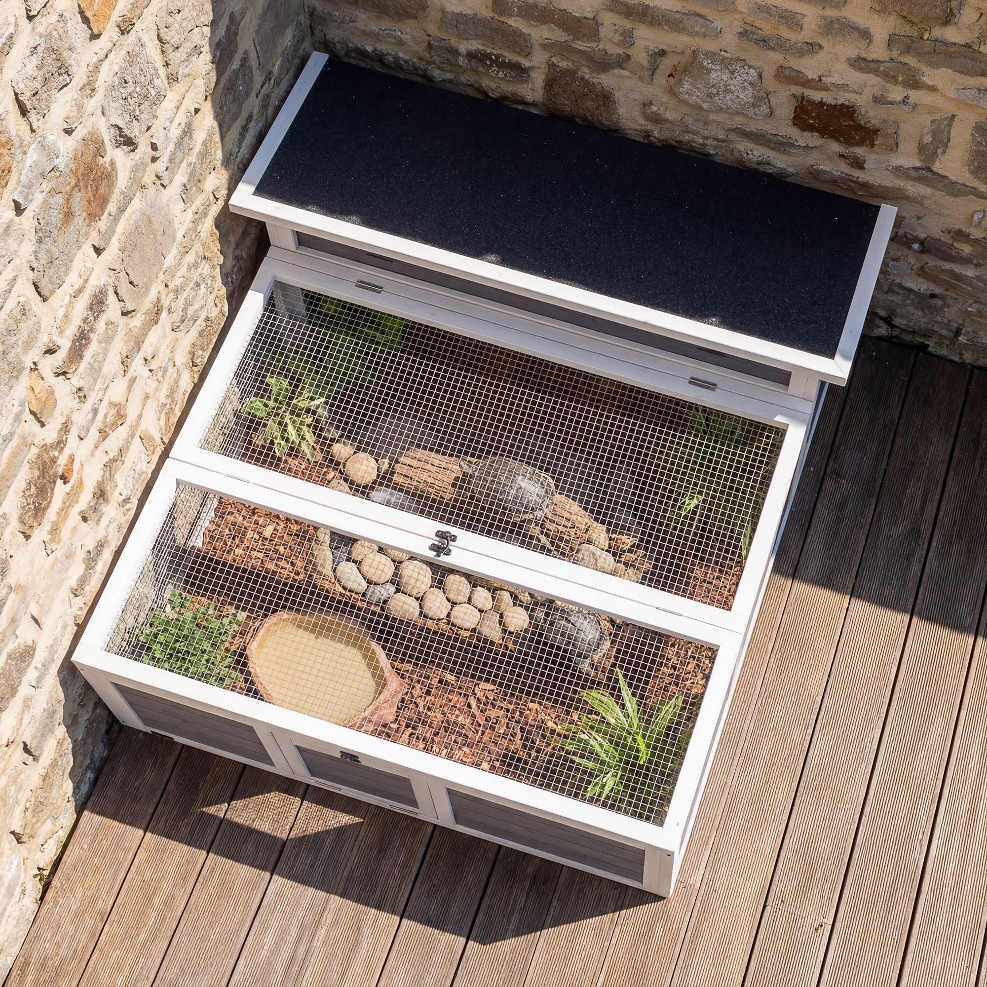 PawHut Maison Tortue Terrestre en Bois XXL 113x106,5x44,5cm - Habitat 2 Zones avec Double Toit Ouvrant Bitumé et Grillagé, Fenêtre - Enclos Tortue Hermann et Parc Lapin, Gris Foncé