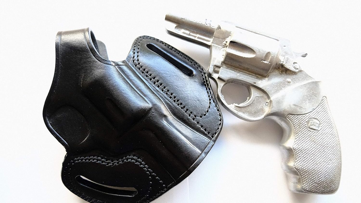 Cal38cab44 Handcrafted Leather Belt Holster for Charter Arms Bulldog Standard .44 S&W 2.5" Barrel 5 Shot (R.H) Black Tan