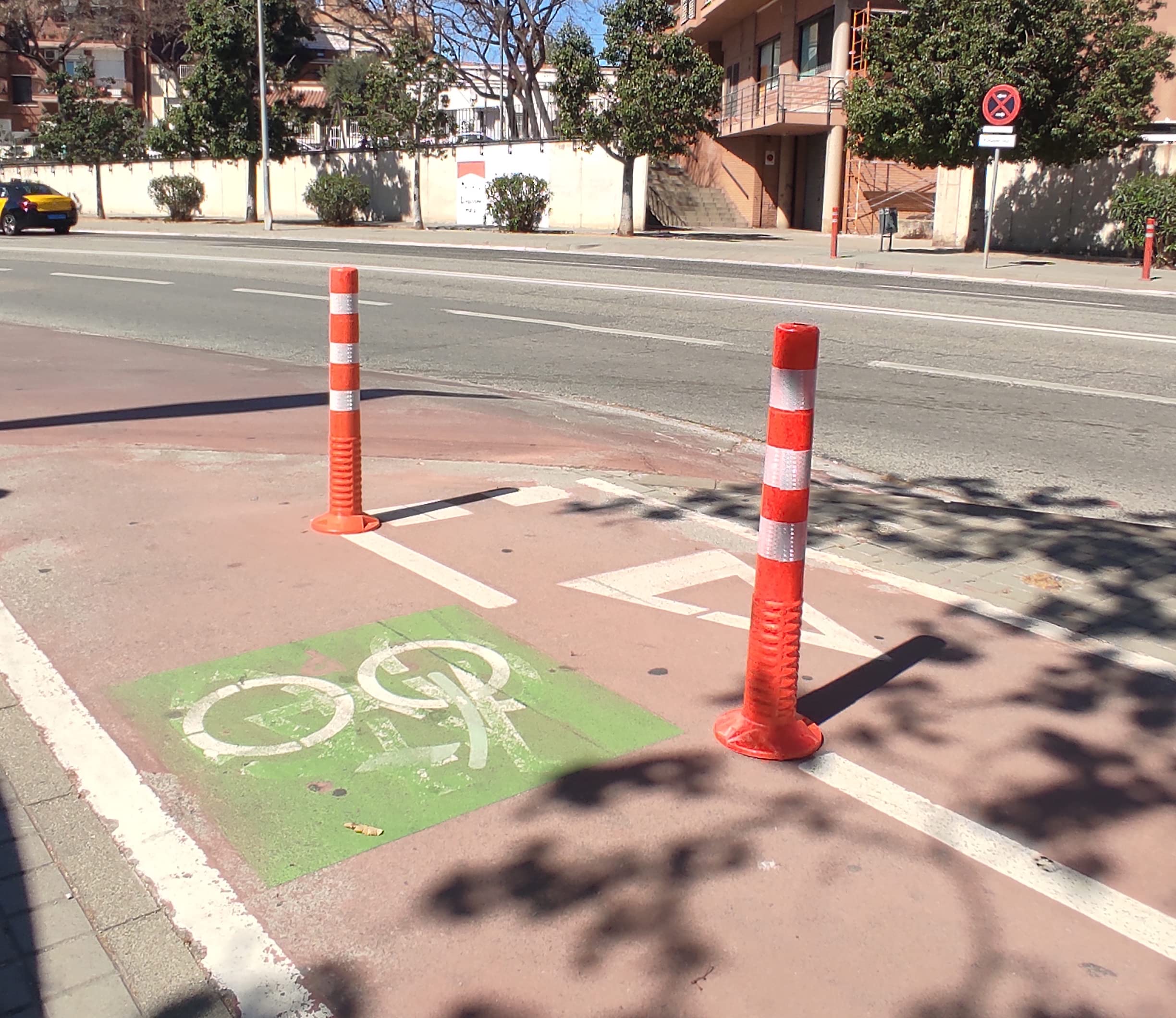 ADO - Pilona bolardo poste señalizacion trafico de plástico poliuretano naranja de gran frexibilidad para trafico (3- Pilonas)