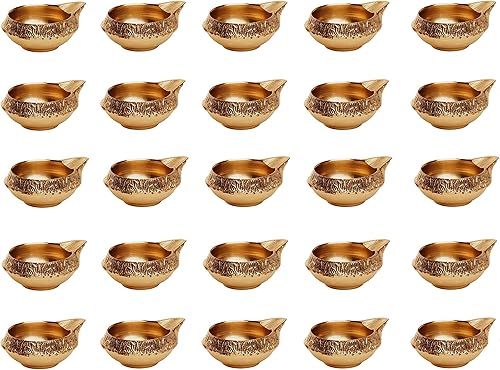 Miniatura 10 de Lámpara de aceite Puja india de latón hecha a mano, lámpara de Diya dorada con diseño grabado para Diwali Pooja de 2.5 pulgadas (12)