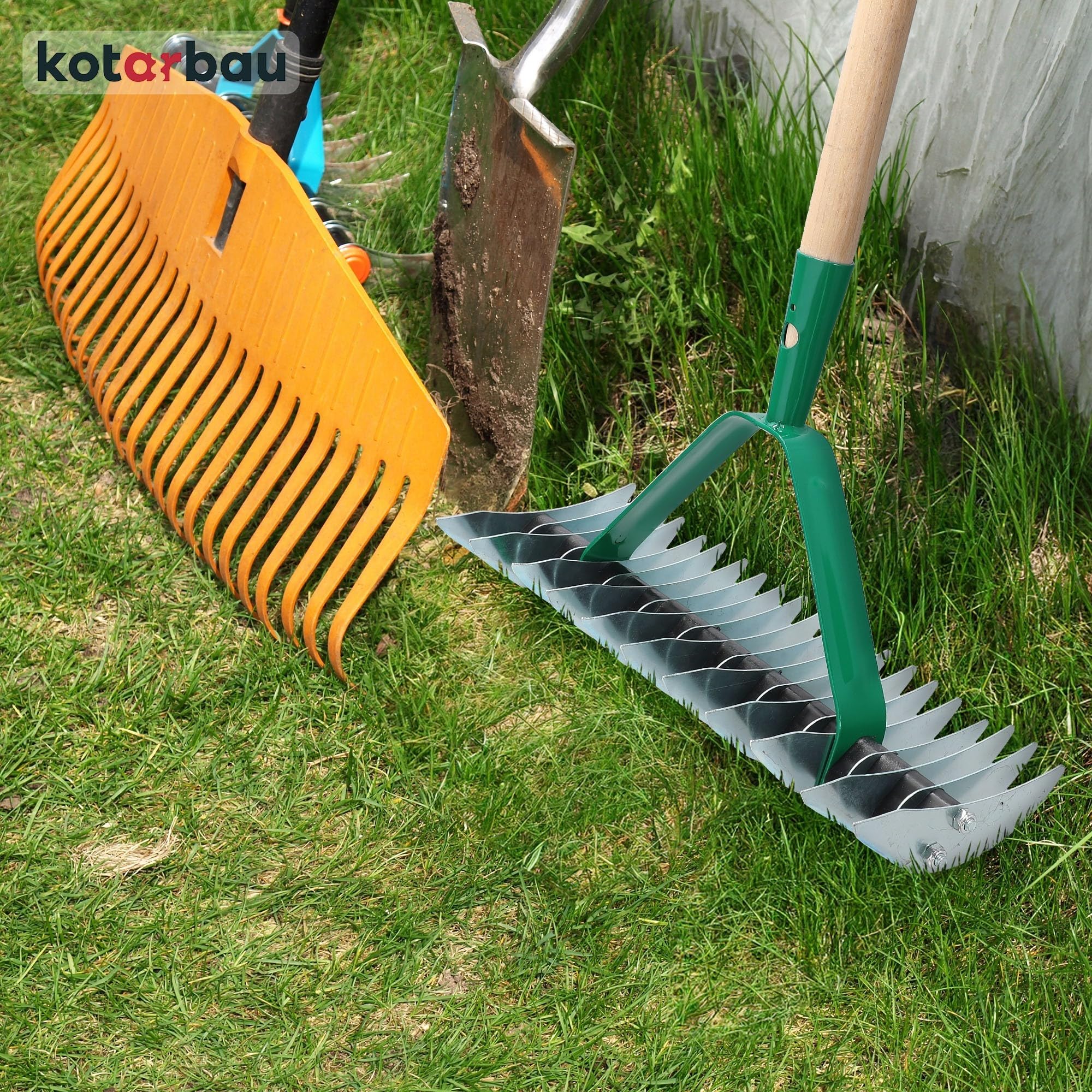 KOTARBAU® Rastrello Sarchiatore Acciaio Zincato Rastrello da Taglio 360 mm Aeratore per Prato Rastrelliera per l'eliminazione di Muschio e Feltro Utensili da Giardinaggio Rastrellini a Mano