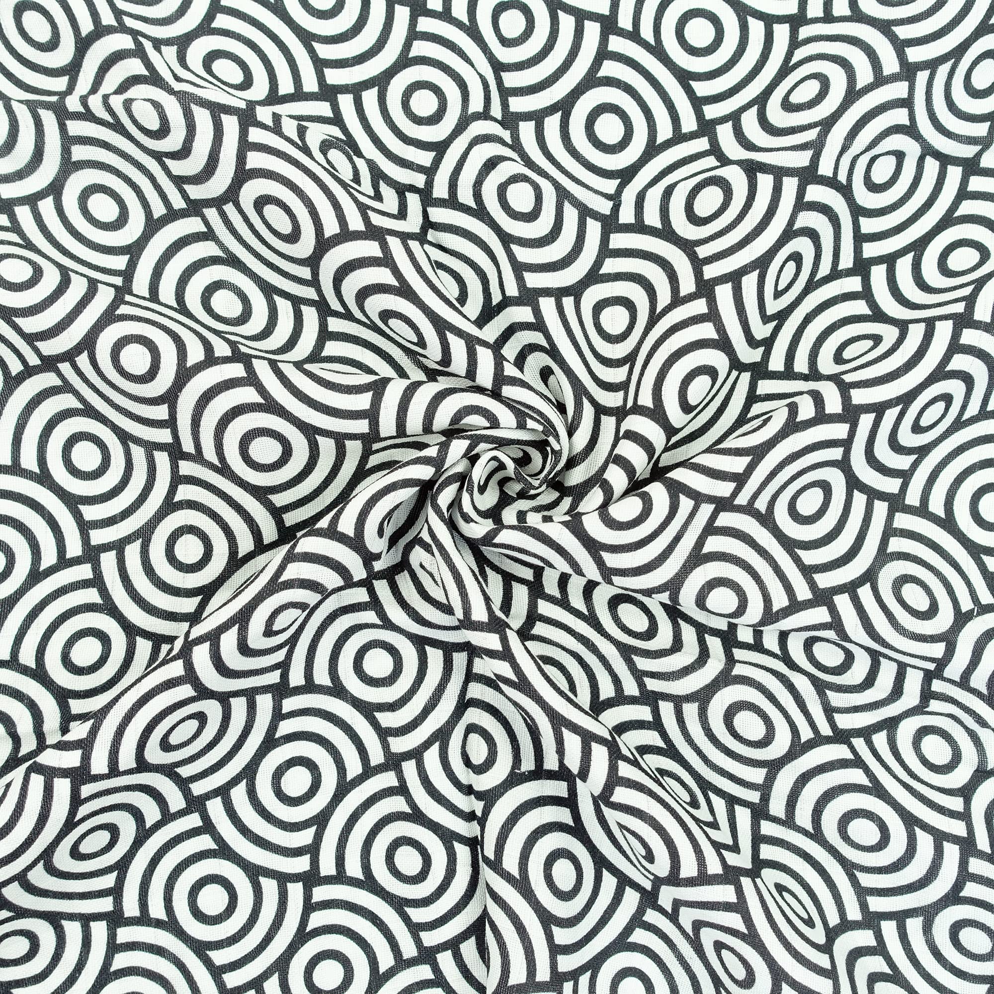 MuslinZ Newborn Sensory Muslin squares in Black and White for Visual Stimulation and Sensory Play Tummy Time - Image 3