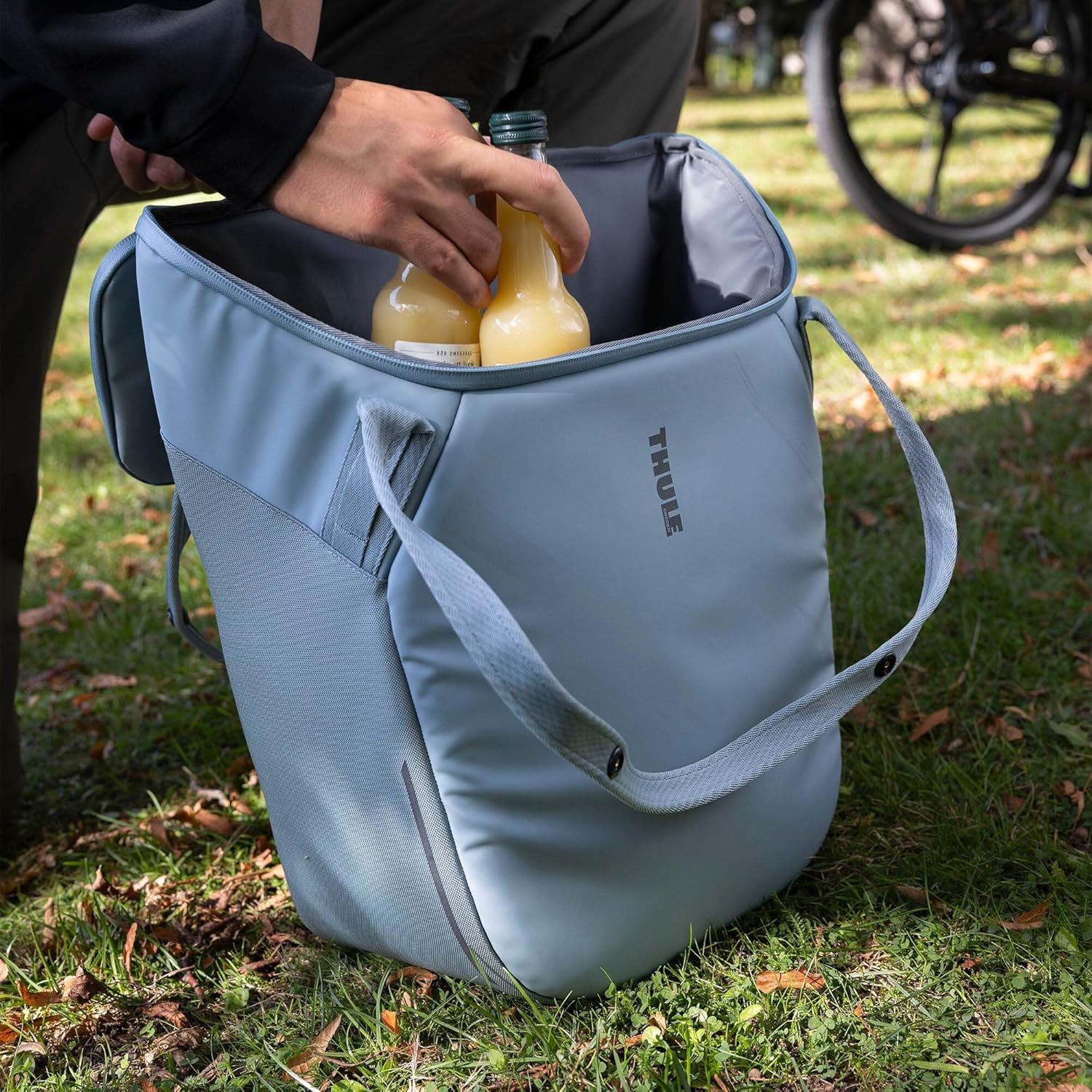 Thule Chasm 21L Cooler, Compatible InLock, Mounting Panel Required, Leak-Proof Interior, Insulates for 36 Hours