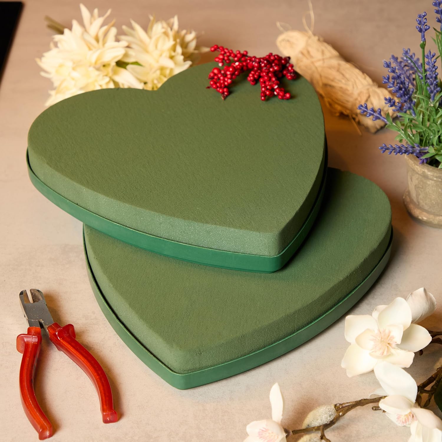 Relaxdays 2X Floral Foam for Fresh Flowers, Heart, for Arrangements and Crafting, Decorations, 26.5 x 26.5 x 4 cm, Green