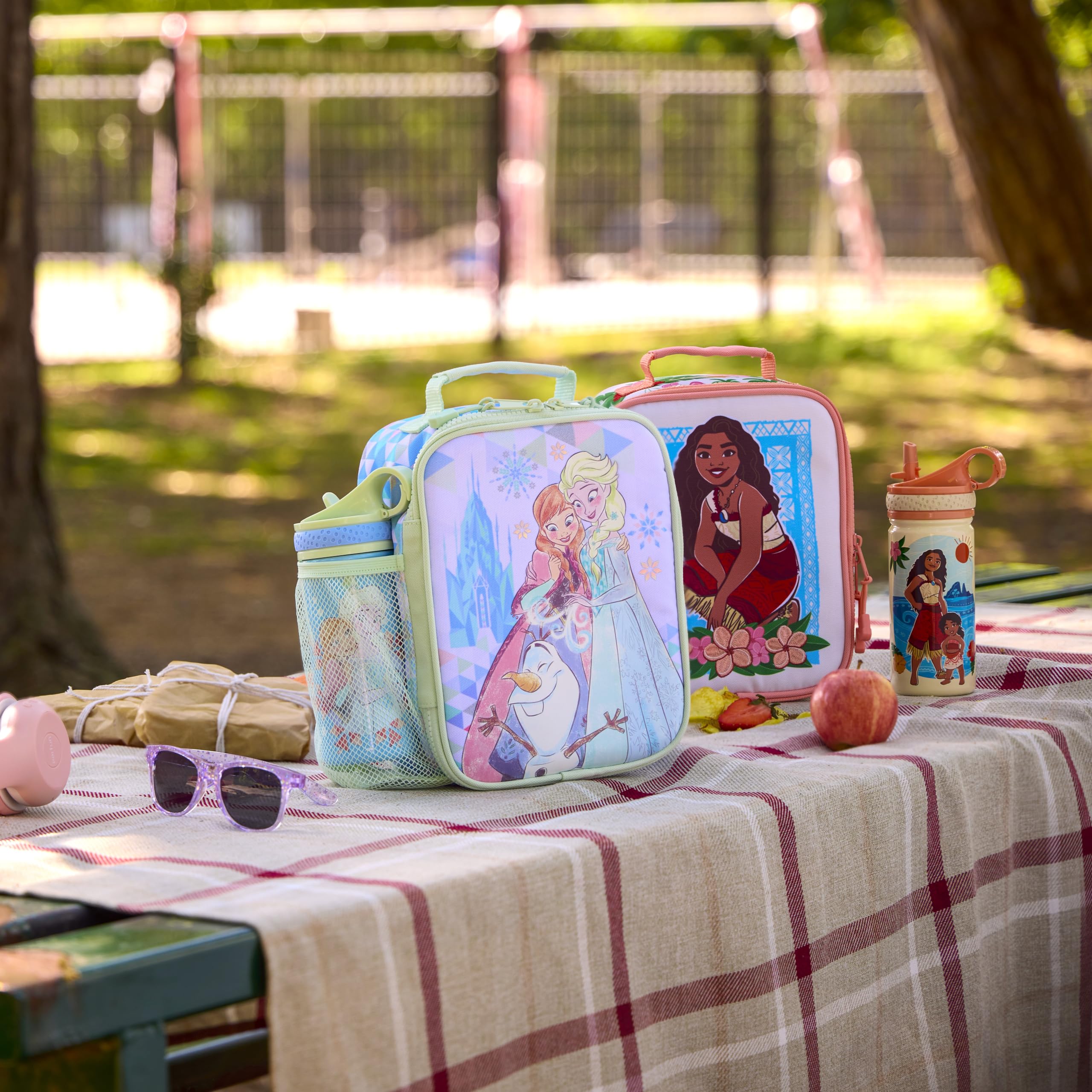 Disney Store Official Sac à pique-nique isotherme Vaiana 2 pour enfants, avec Hei Hei, poche latérale en filet, H 23 x l 18 x P 10 cm