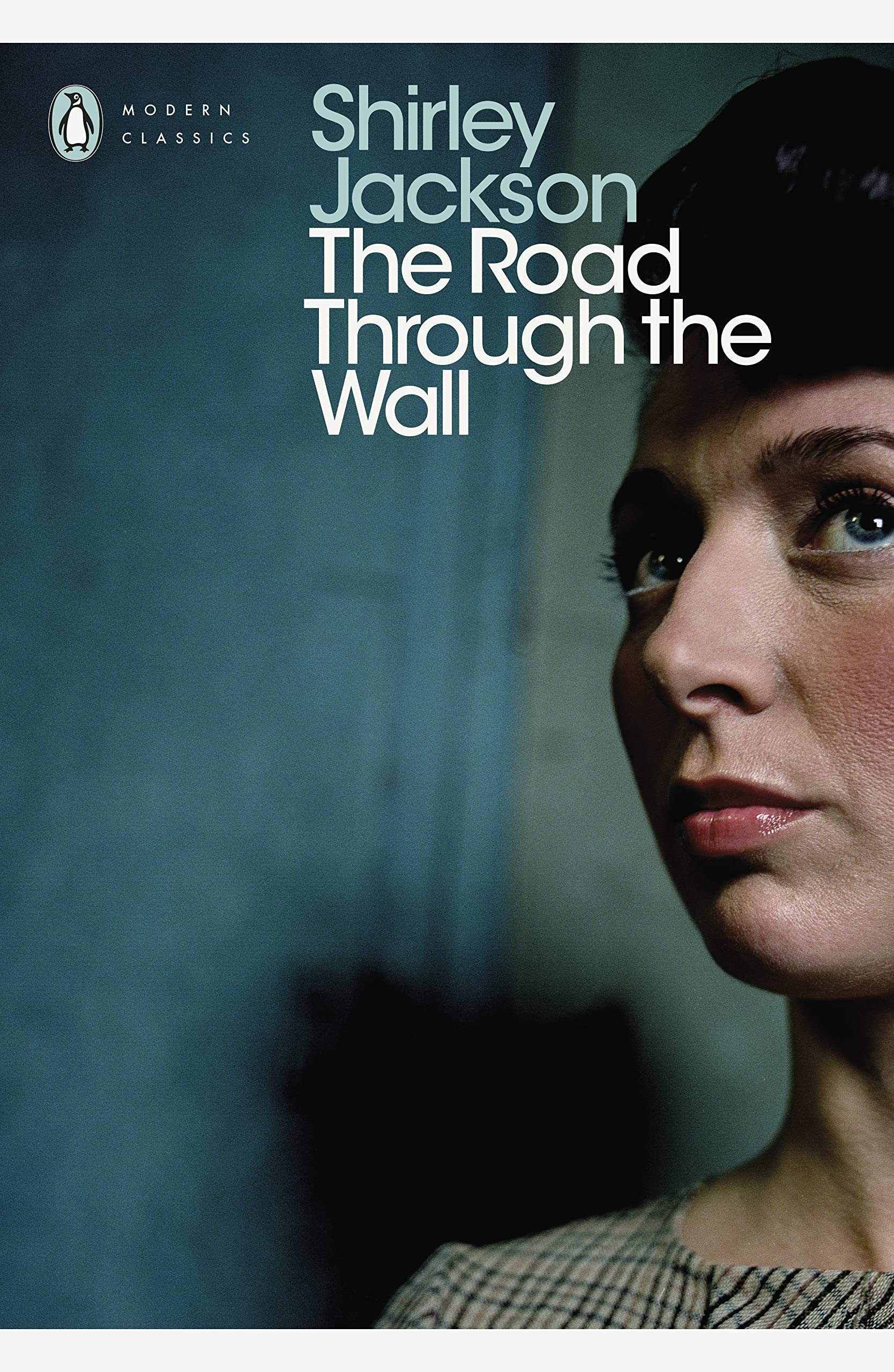 The Road through the Wall (Penguin Modern Classics). Jackson 9780141392004**