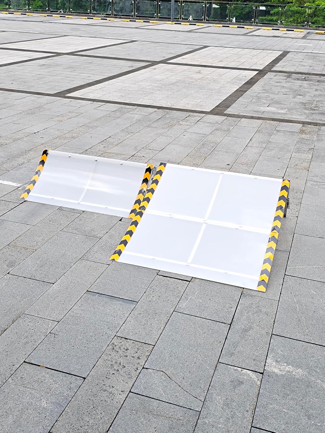 Foldable RC Car Jump Ramp - Rc Course Obstacles for 1/5 1/7 1/10 1/12 1/14 1/16 1/24 RC Cars (21.7 * 37.4 * 11.4in)