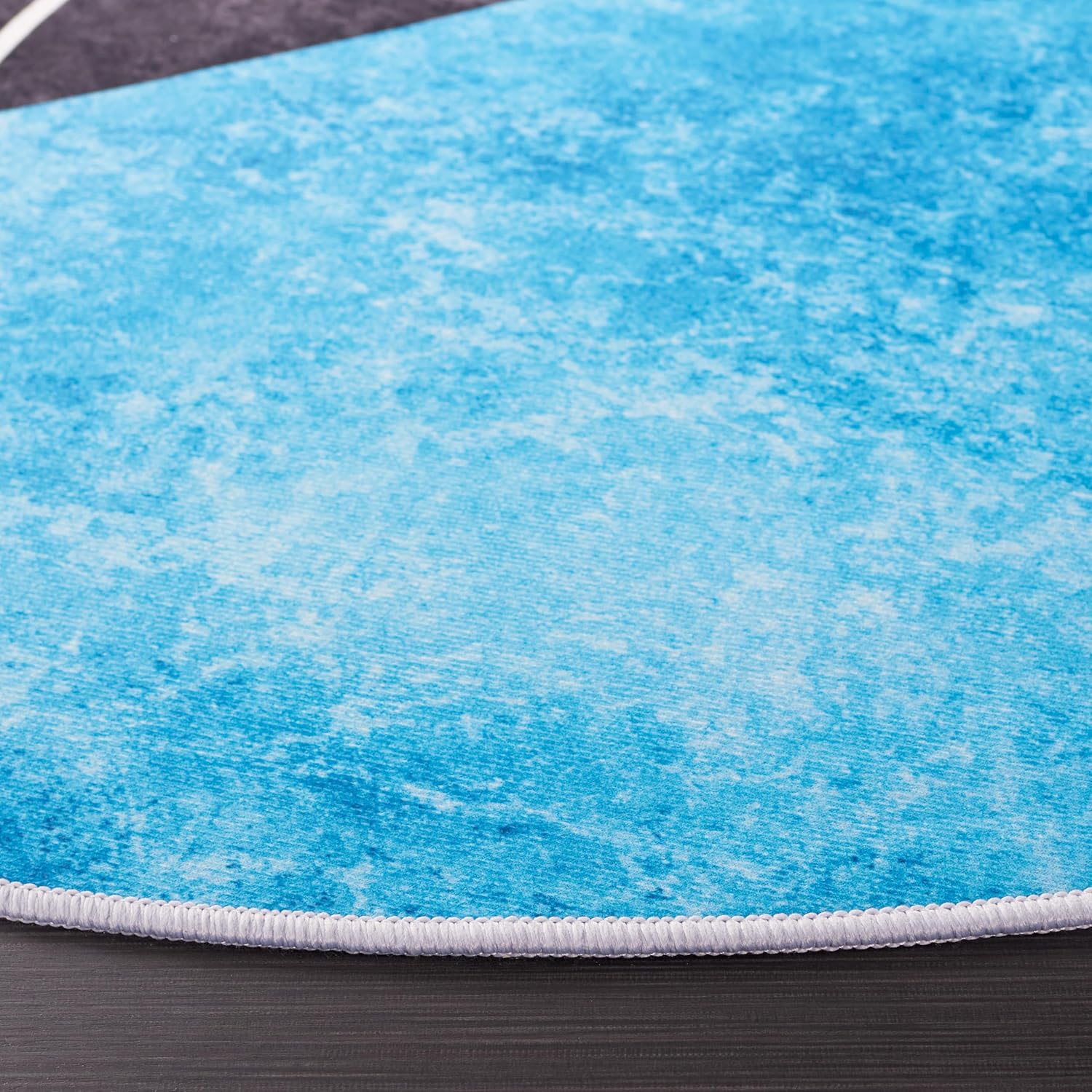 SAFAVIEH Washable Rug Tacoma Collection - 6' Round, Dark Grey & Turquoise, Slip Resistant & Easy to Clean, Ideal for Living Room, Bedroom, Home Office, Dining Space (TAC837G)