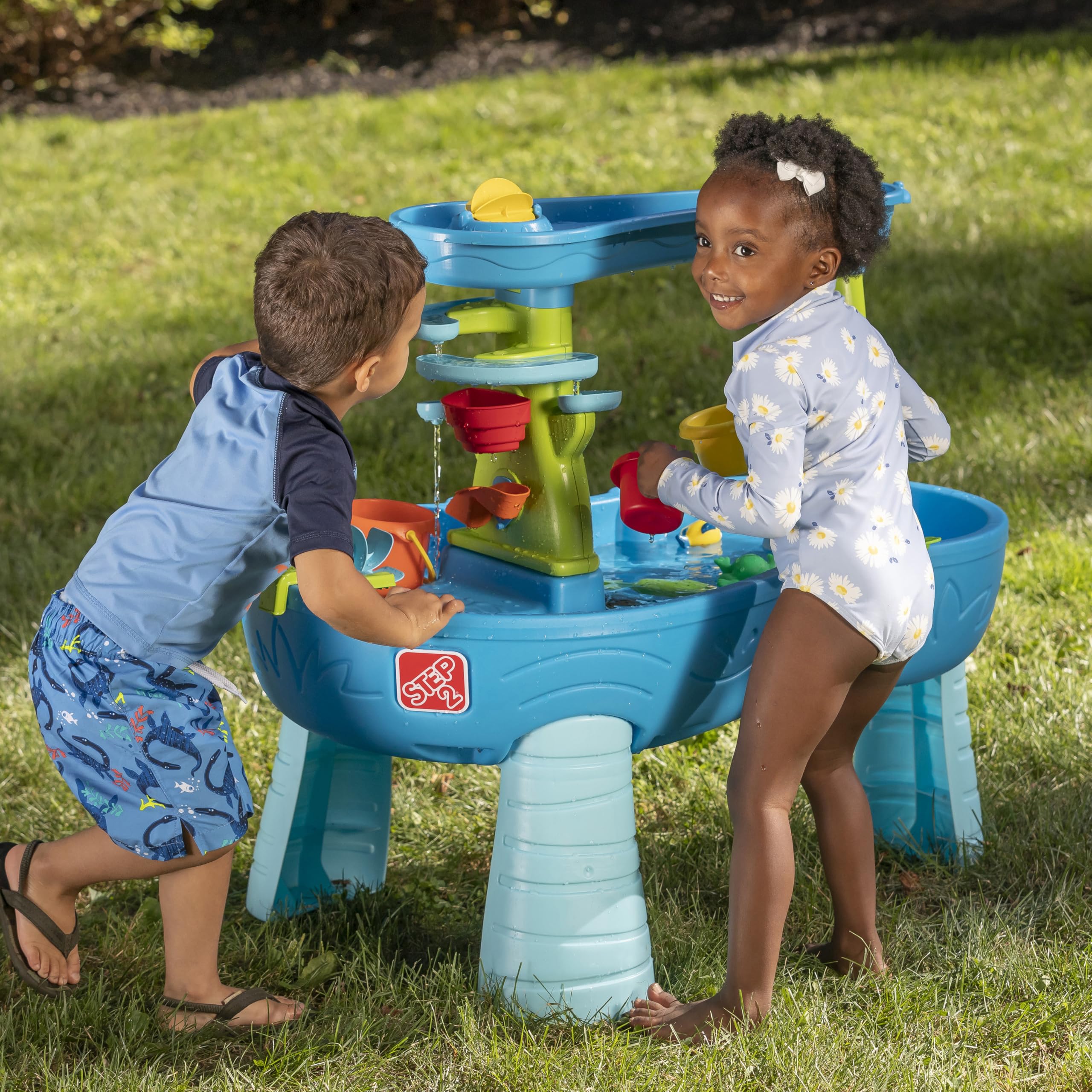 Step2 Double Showers Wasserspieltisch | Großer Wassertisch mit 11-teiligem Zubehörset | Garten Wasser Spieltisch für Kinder in Blau und Grün