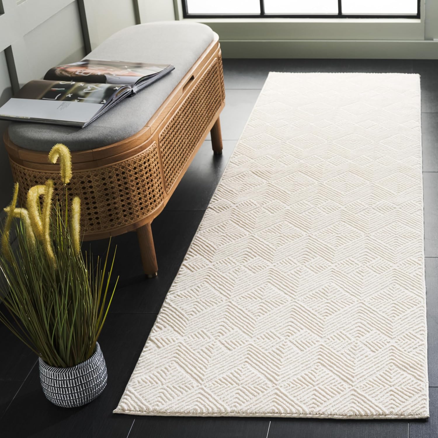 Safavieh Revive Collection Runner Rug - 8', Ivory, Non-Shedding & Easy Care, Ideal for High Traffic Areas in Living Room, Bedroom, Dining (REV116A-28)