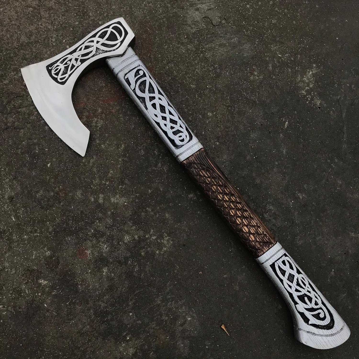 [OLDZ CRAFTZ] New Assassin's Creed Valhala Viking Battle Eivor Axe Real Prop,fully functional Hand Forged Carbon Steel With Engraving Wood Handle,Personalised Gift For Viking & Gaming Lovers