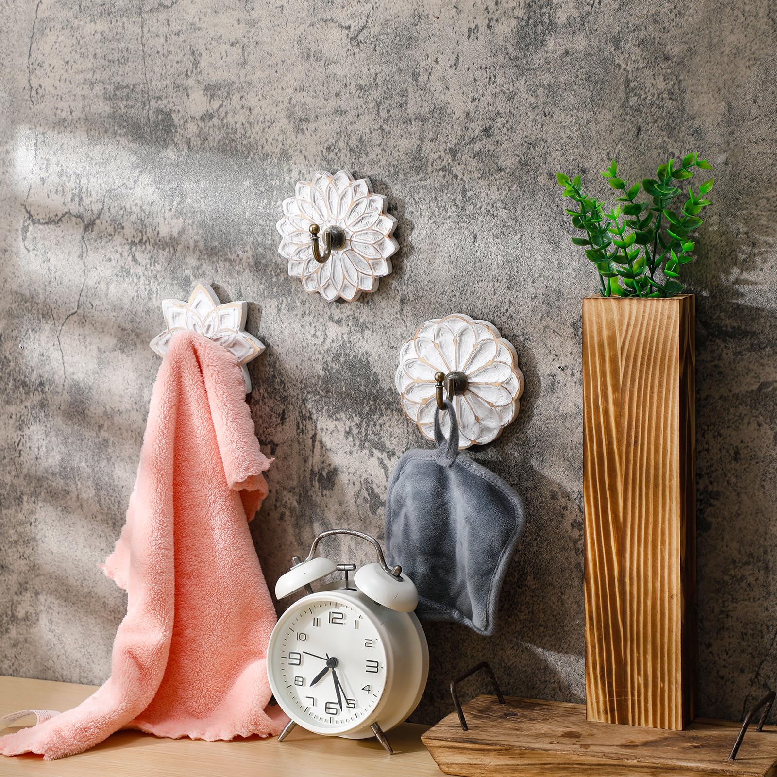 Weysat 3 ganchos de pared para abrigos de granja, ganchos decorativos blancos, ganchos decorativos de madera envejecida, ganchos de pared tallados, decoración de pared elegante, ganchos para colgar
