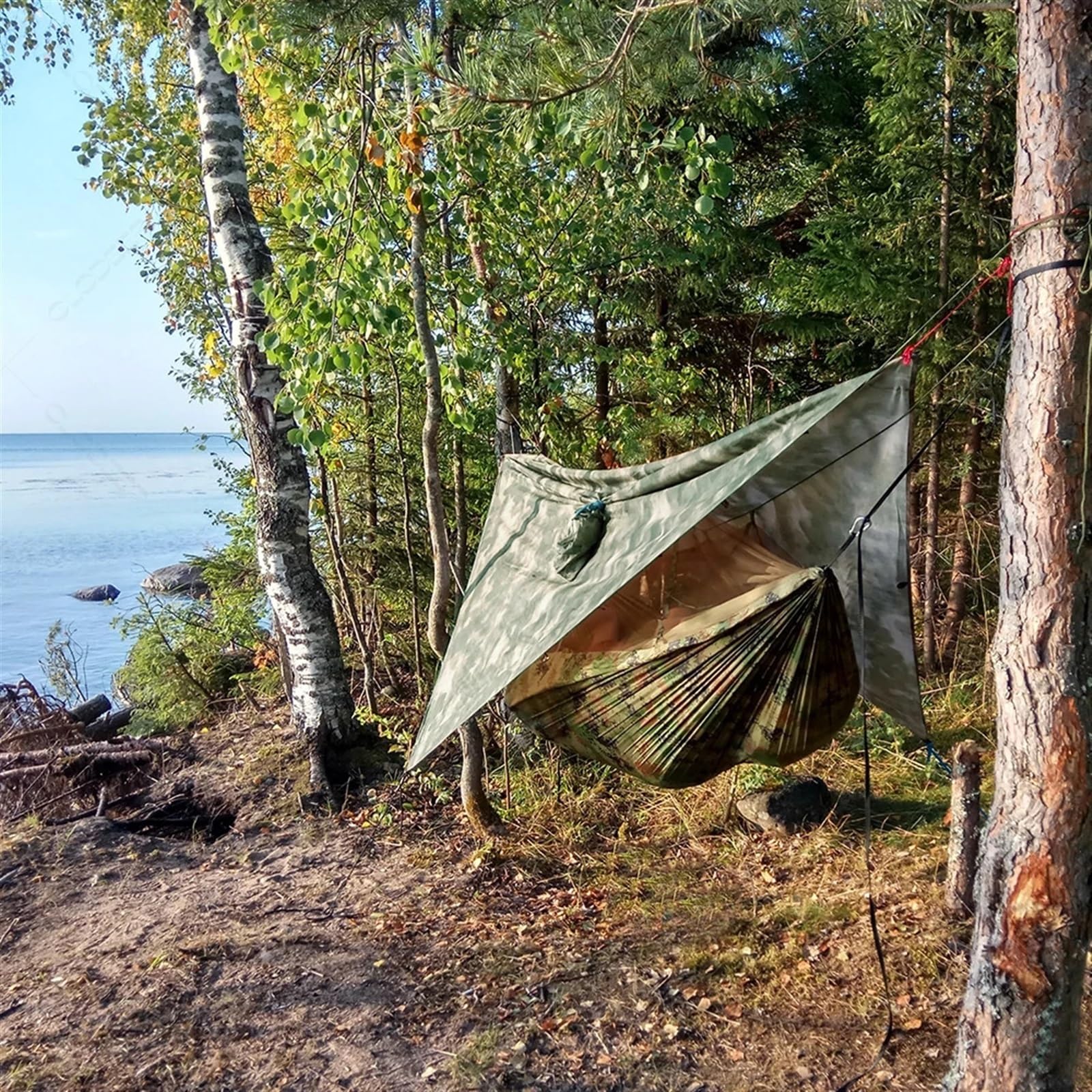 Lekki przenośny hamak kempingowy z muchą przeciwdeszczową i moskitierą outdoorowy wiszący namiot survivalowy niebieski zielony sprzęt podróżny na przygodę i relaks