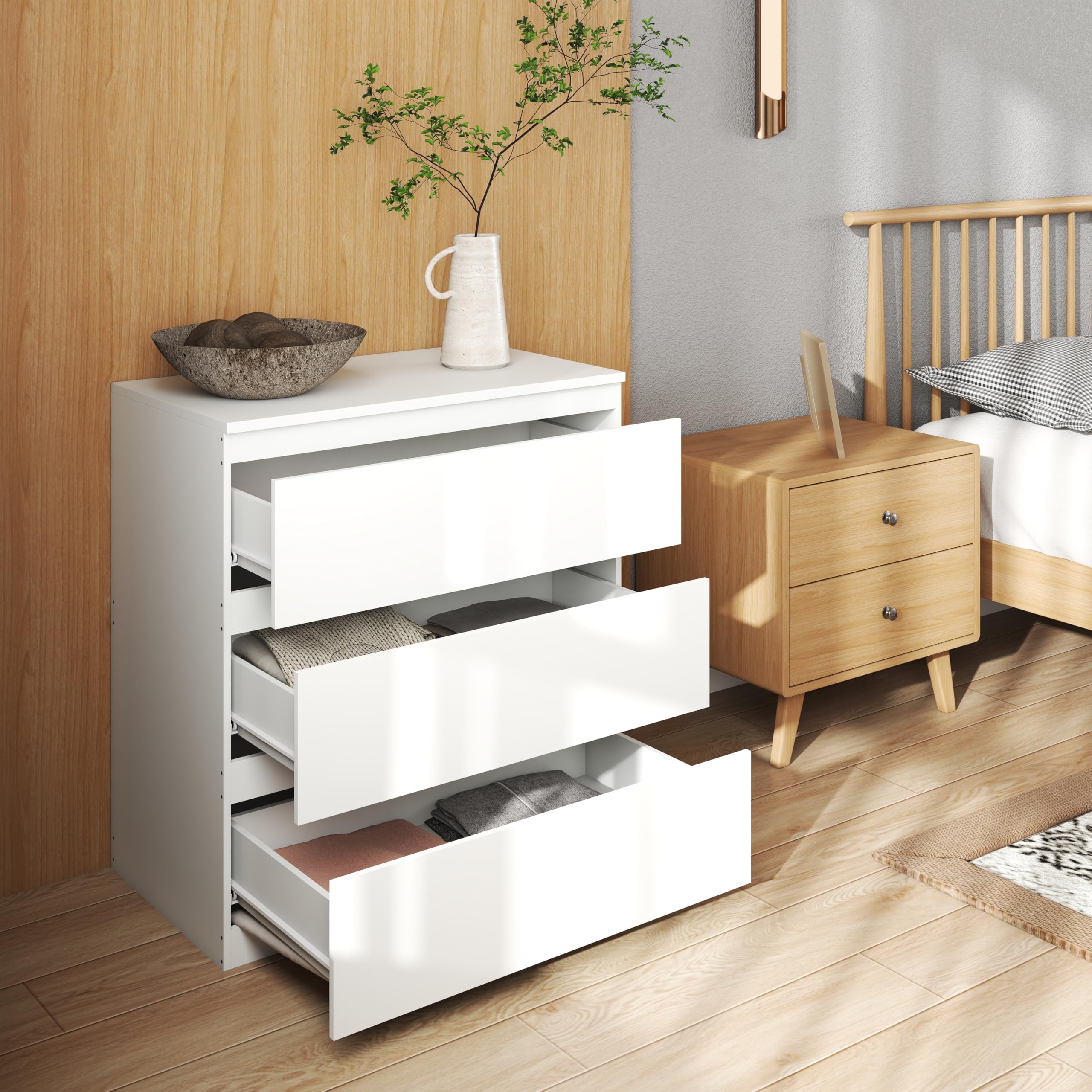 hitsuki Nachtschrank Weiß mit 3 Schubladen Große Nachtkommode & Nachtkasten Moderne Kommode für Schlafzimmer & Wohnzimmer mit leisen Schienen & Anti-Kipp-Schutz 70x40x75cm