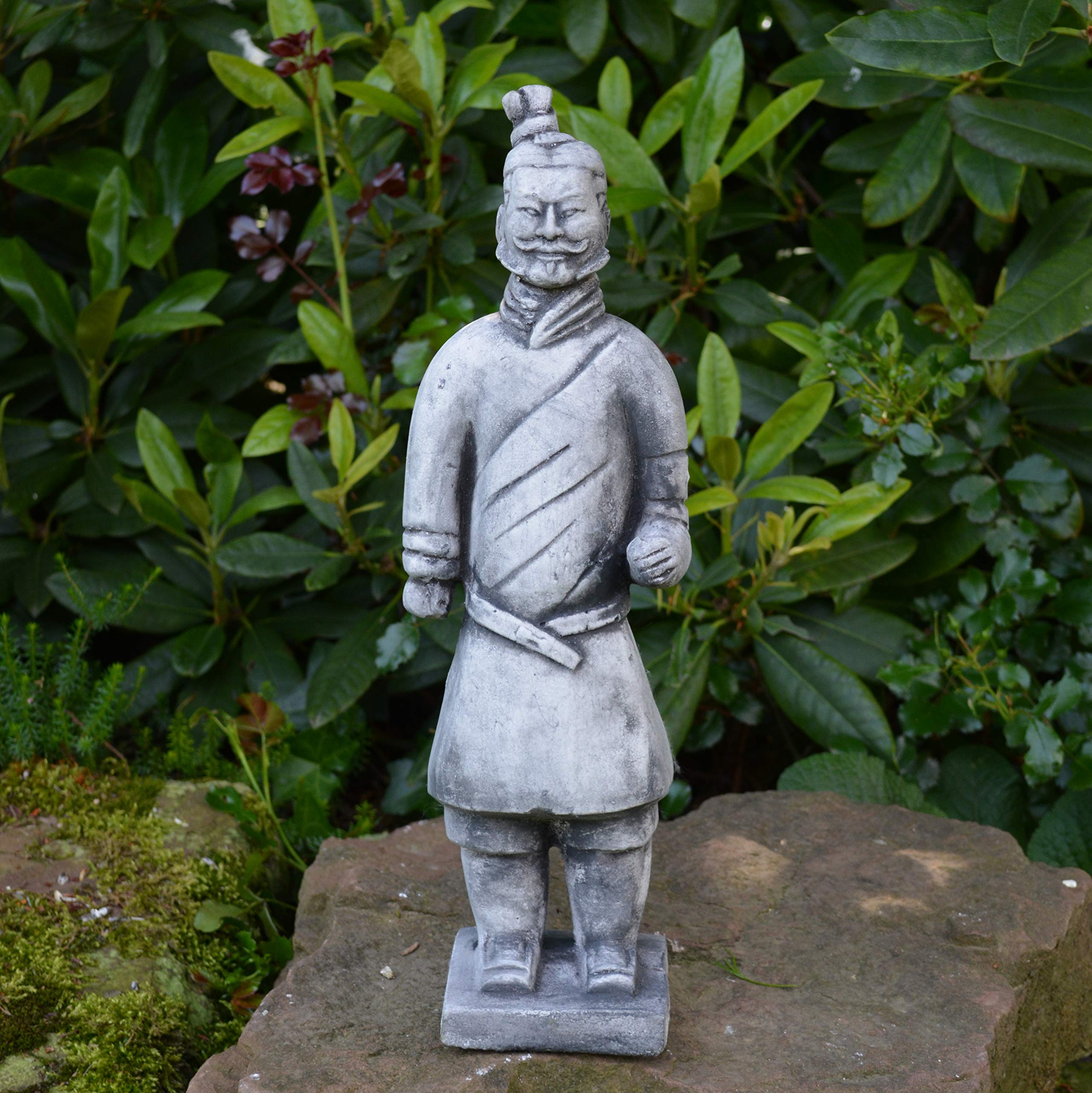 gartendekoparadies.de Vier chinesische Terrakotta-Krieger im Set, Steinfigur, H. 31-37 cm, 10 kg, Grau, frostsicher aus Steinguss für Außenbereich
