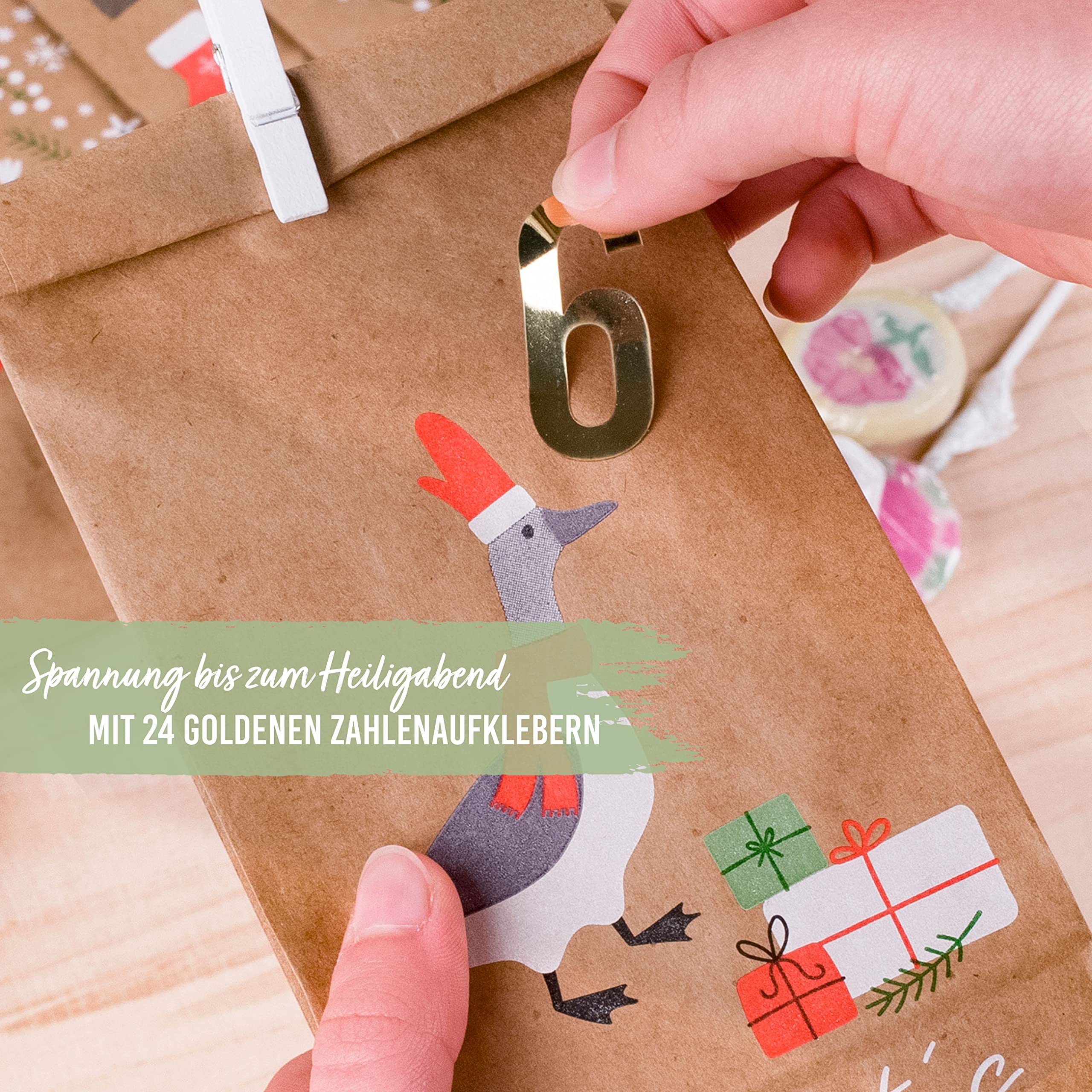 Papierdrachen Advent Calendar to Fill - 24 Brown Printed Gift Bags and 24 Stickers with Numbers and Paper Clips - Christmas Design - Image 4