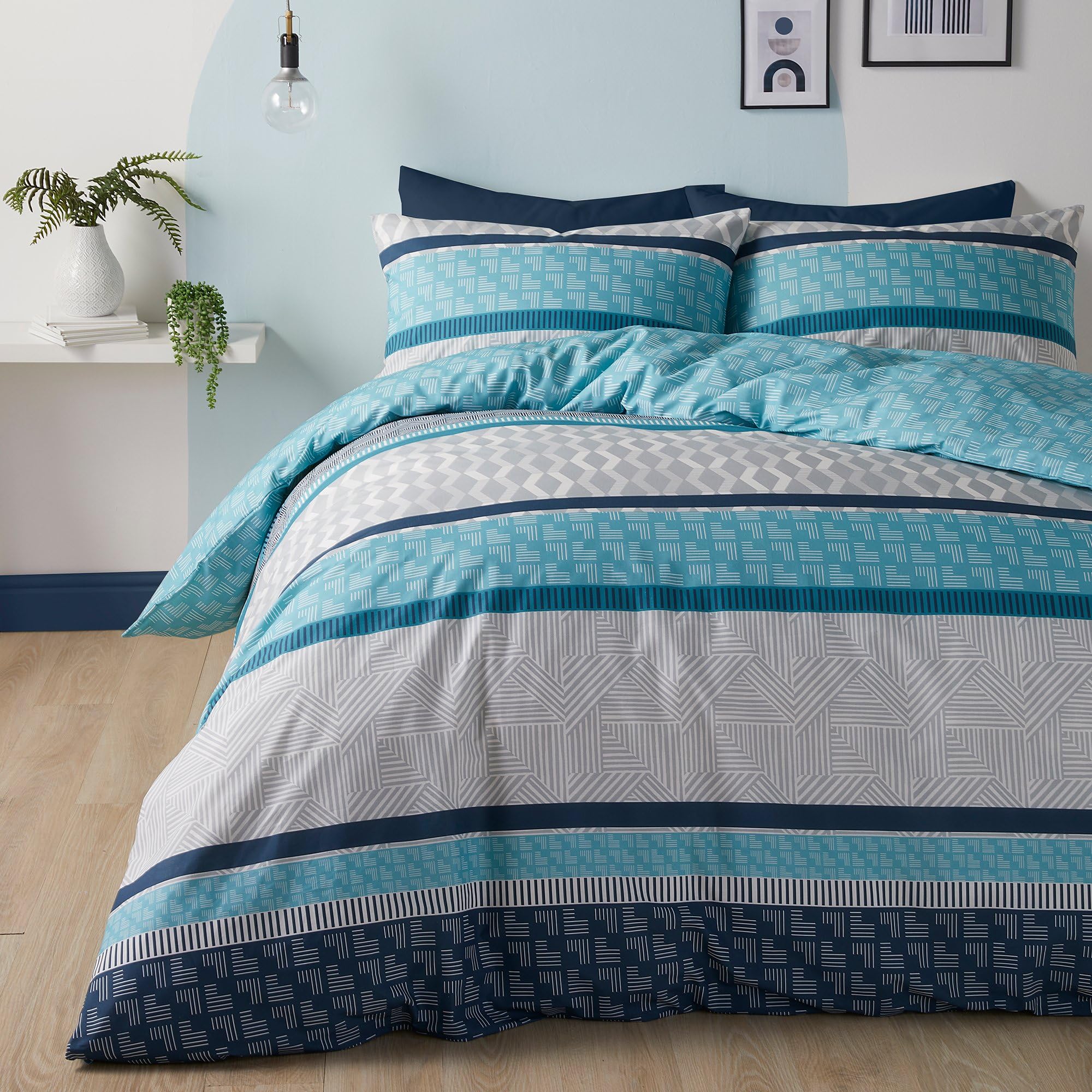 Fusion Teal - Blue Geometric Band Duvet Cover - Single Bedding (140 X 200Cm) - Easy Care & Washable - Geometric Lines Print Duvet Cover In Blue - Reversible Design - Moroccan Bedding Theme 200Cm