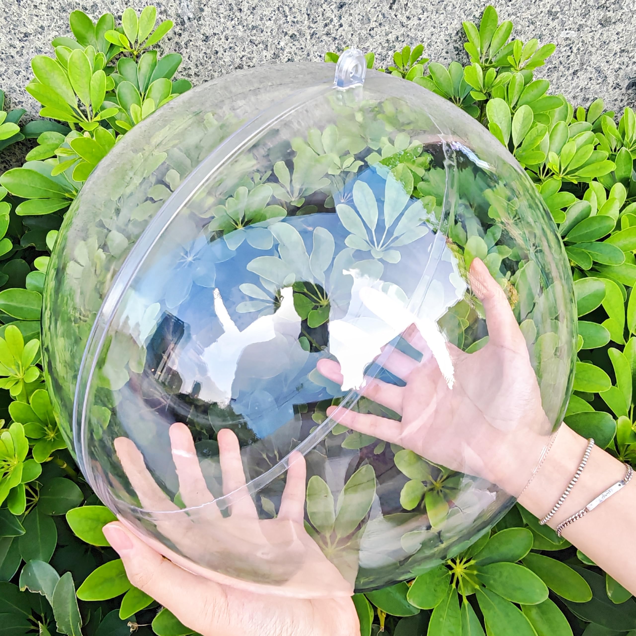 YOZIEMQ Acrylic hollow ball, Clear Plastic Fillable Ornaments Ball, DIY Clear Plastic Balls for New Years Present,Xmas Tree,Home Decoration,Wedding,Party (25cm/9.84inch,2PCS)