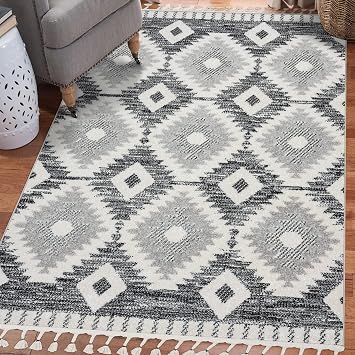 LUXE WEAVERS Ibiza Collection 7898 Black 5x7 Moroccan Area Rug