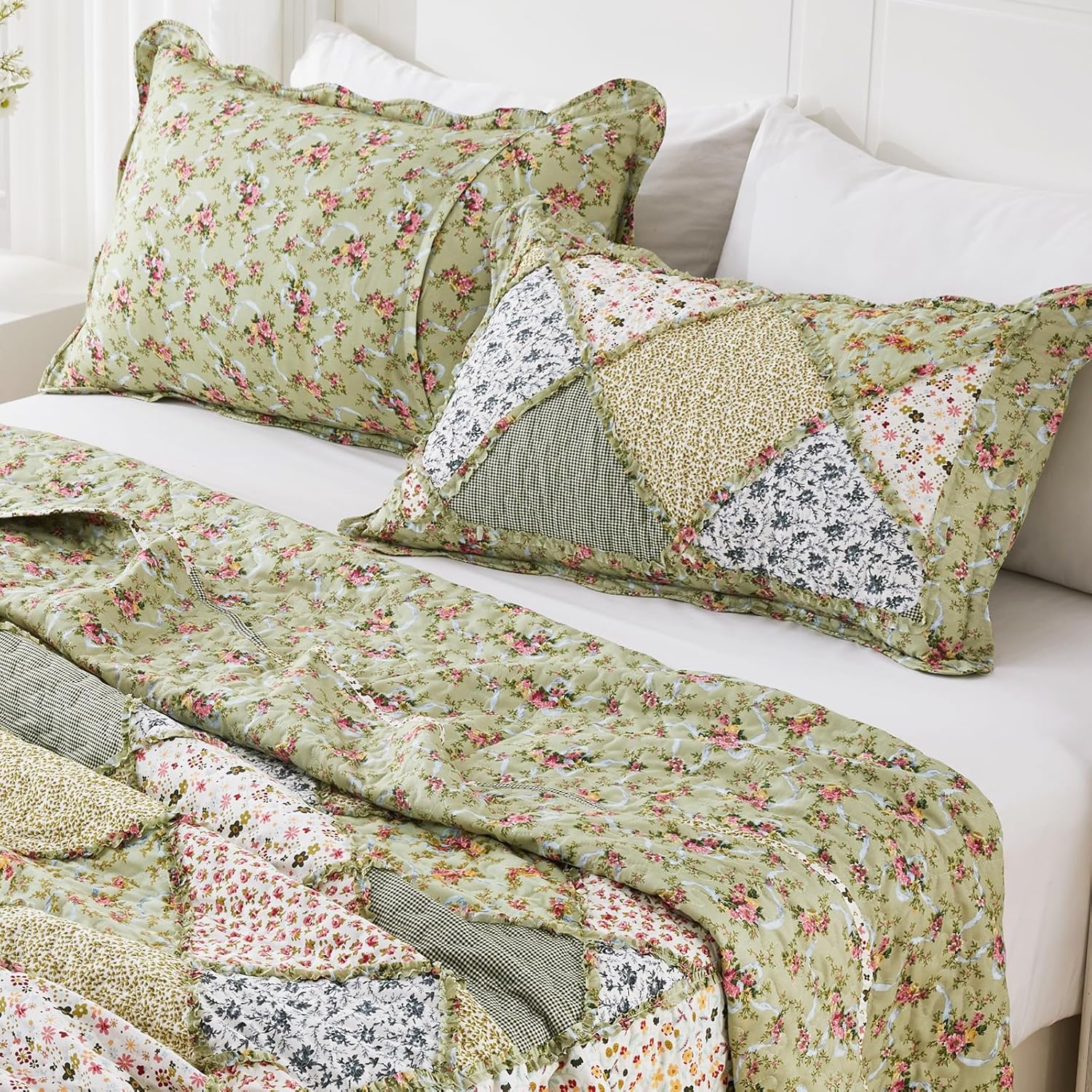 King Size Patchwork Quilt Set Green Floral Reversible Quilted Bedspread Coverlet Set 3-Piece Comforter Lightweight Stitched Quilt Bedding Set Bed Cover Blanket with 2 Pillow Shams for All Seasons - Image 5