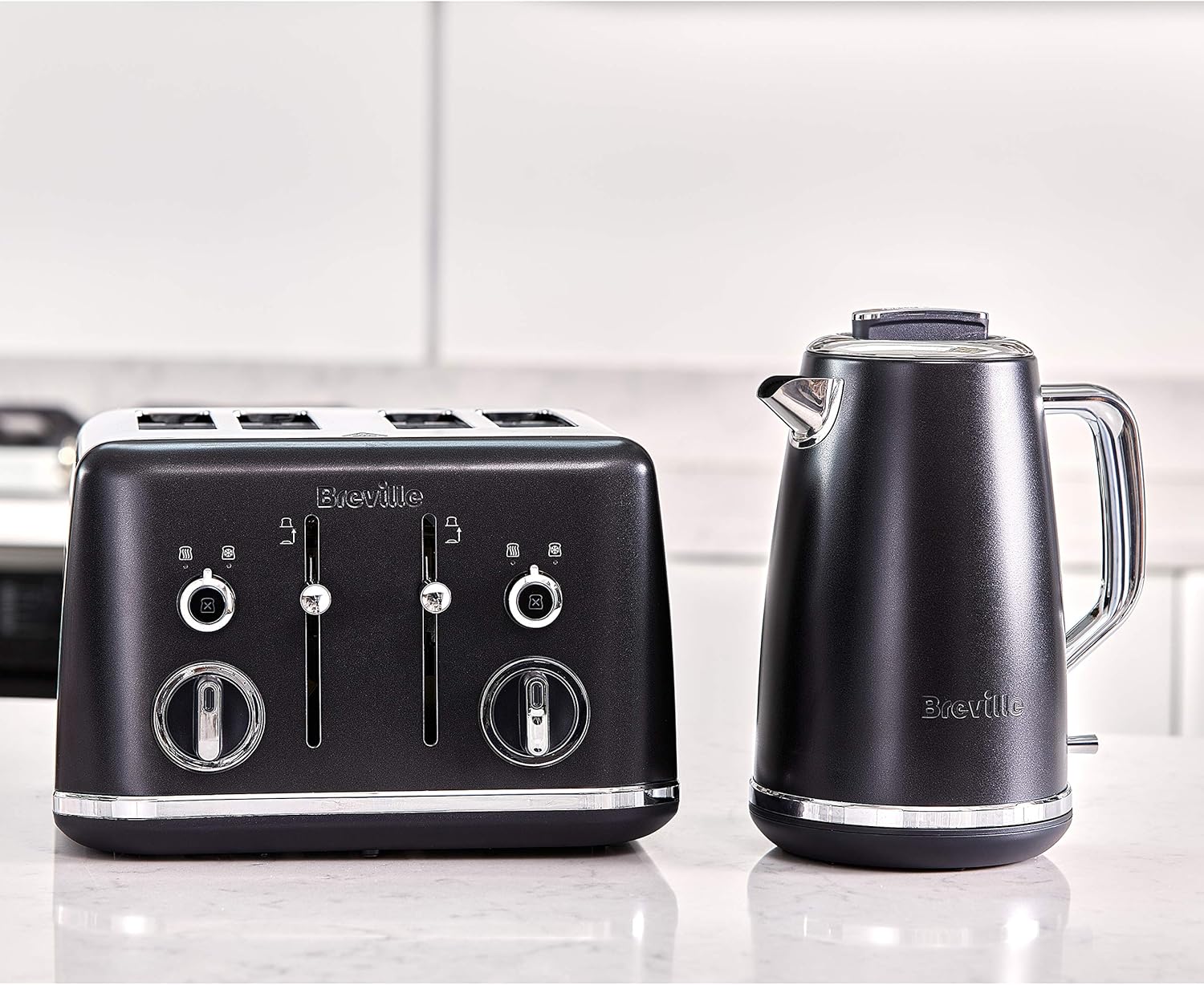 Buy Breville Lustra 4-Slice Toaster Red at Ubuy Lebanon1